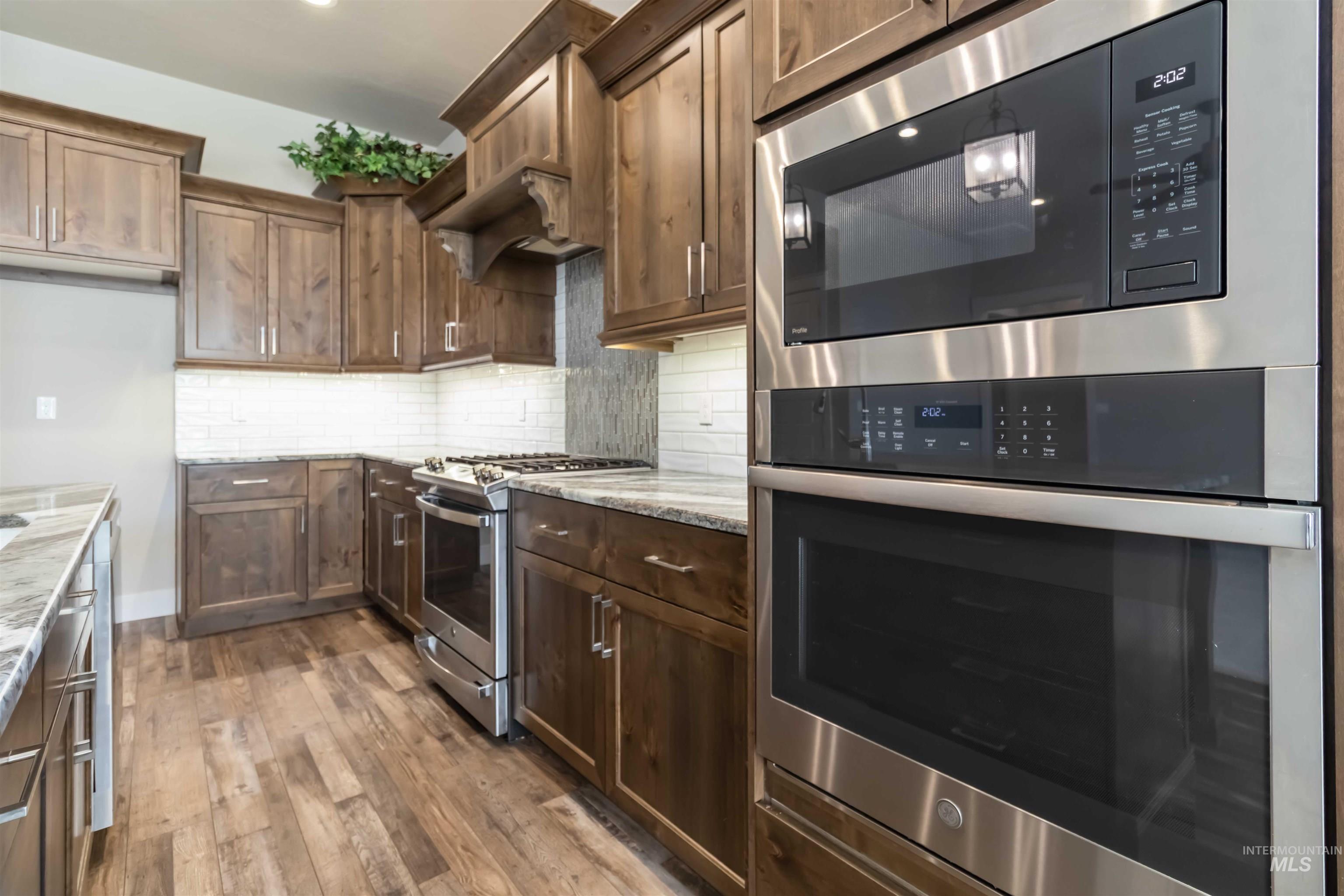 917 Pascua Dr, Kuna, Idaho 83634, 3 Bedrooms, 2.5 Bathrooms, Residential For Sale, Price $635,000, 98973349