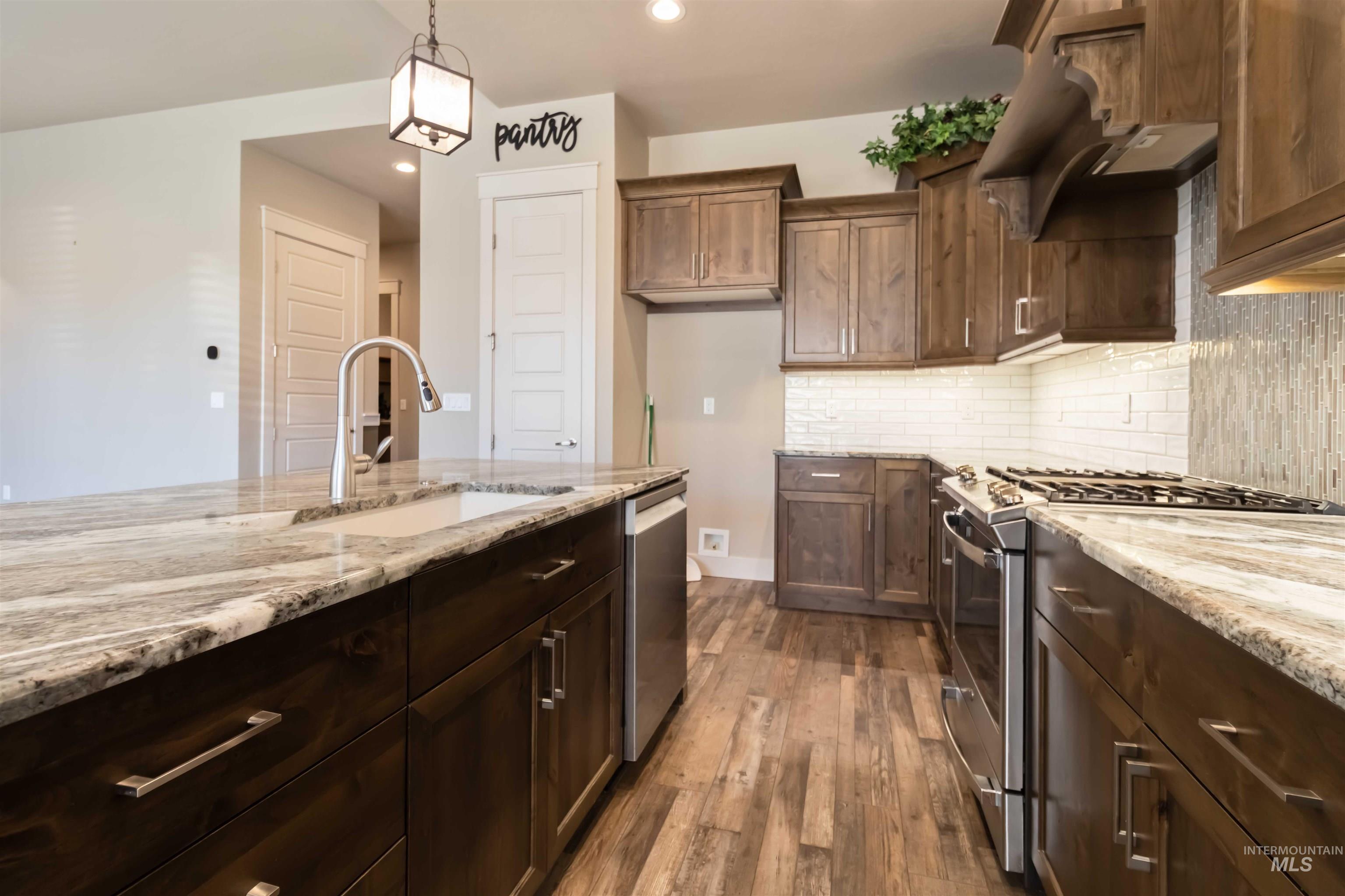 917 Pascua Dr, Kuna, Idaho 83634, 3 Bedrooms, 2.5 Bathrooms, Residential For Sale, Price $635,000, 98973349