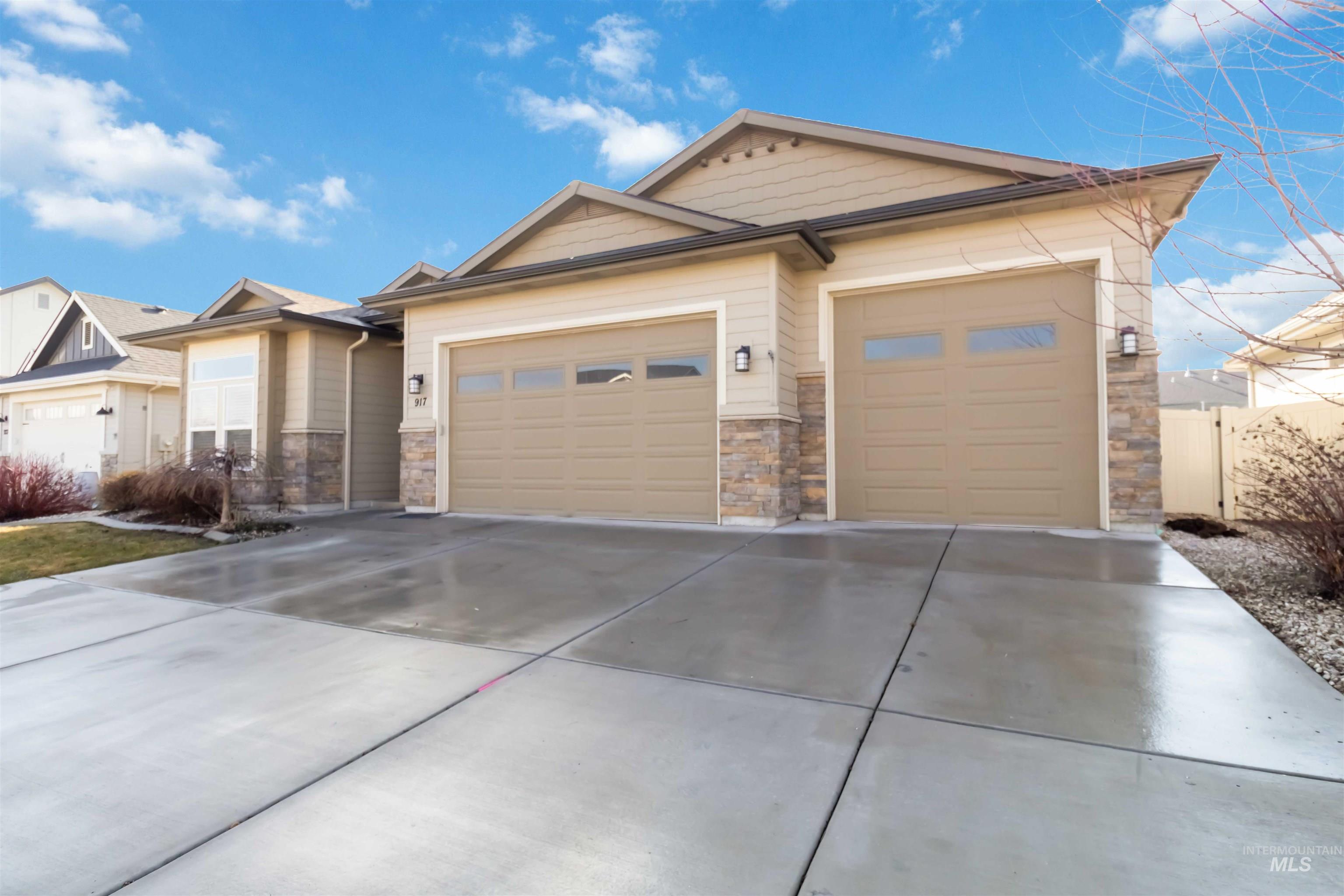 917 Pascua Dr, Kuna, Idaho 83634, 3 Bedrooms, 2.5 Bathrooms, Residential For Sale, Price $635,000, 98973349