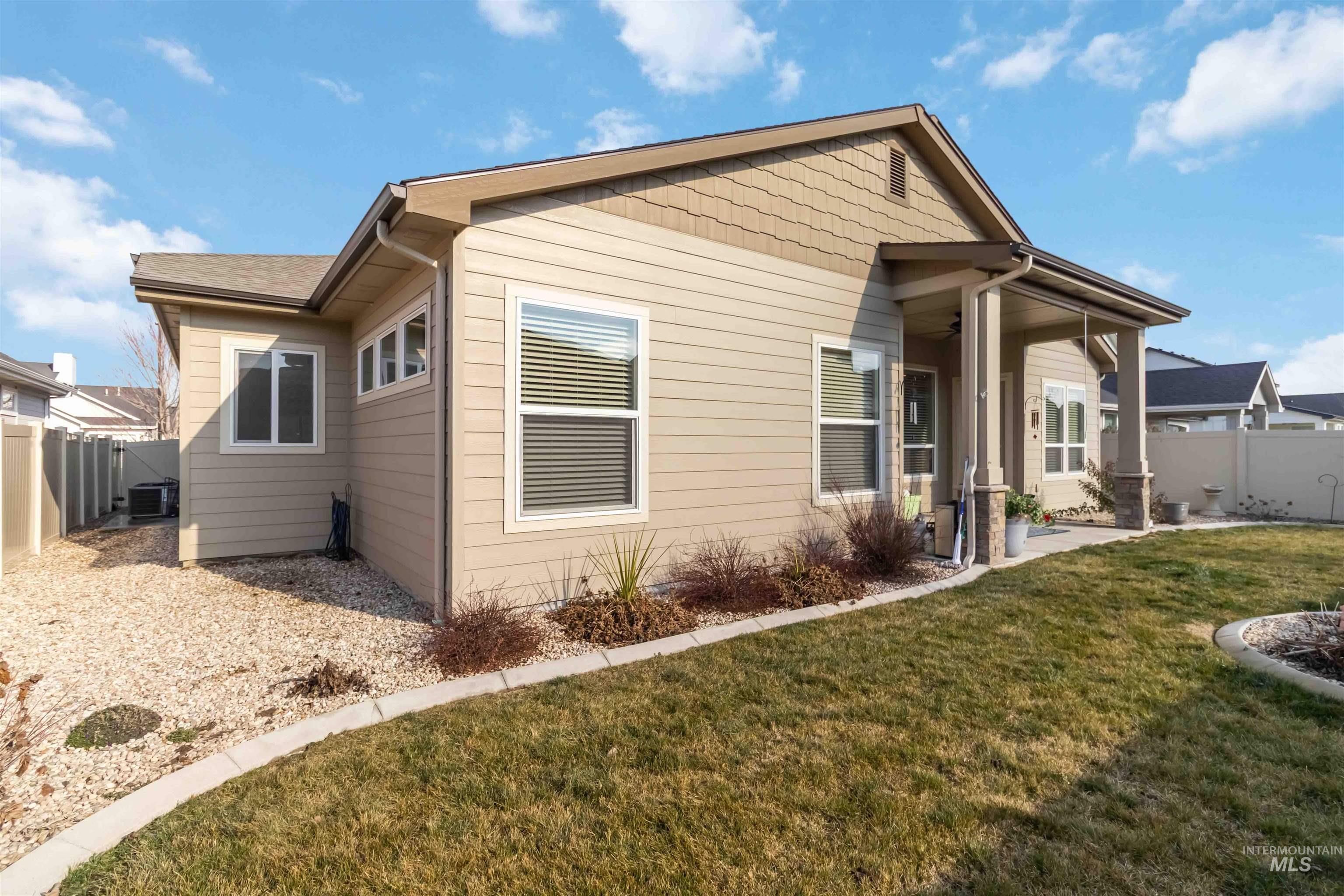 917 Pascua Dr, Kuna, Idaho 83634, 3 Bedrooms, 2.5 Bathrooms, Residential For Sale, Price $635,000, 98973349