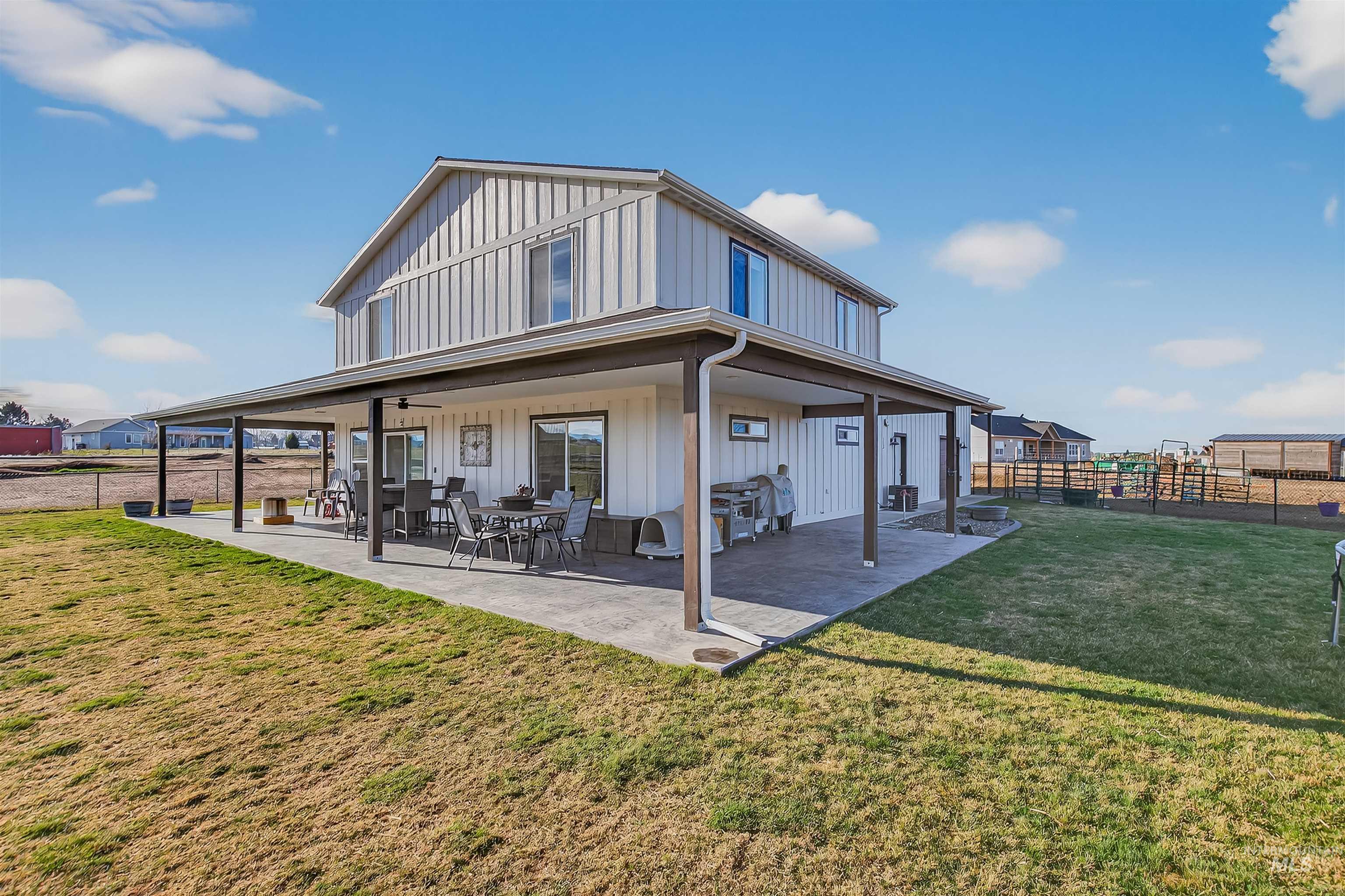 2227 Orchards Ave, Lewiston, Idaho 83501, 4 Bedrooms, 2.5 Bathrooms, Residential For Sale, Price $940,000,MLS 98973352