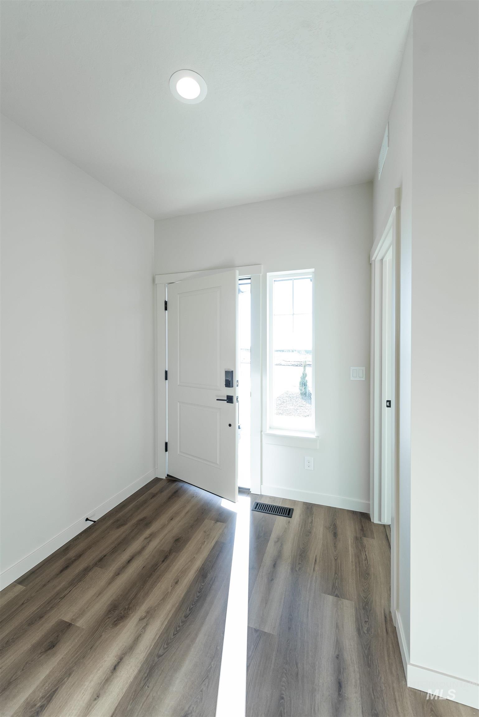 390 S Bumper Way, Boise, Idaho 83716, 3 Bedrooms, 2 Bathrooms, Residential For Sale, Price $459,900, 98973354