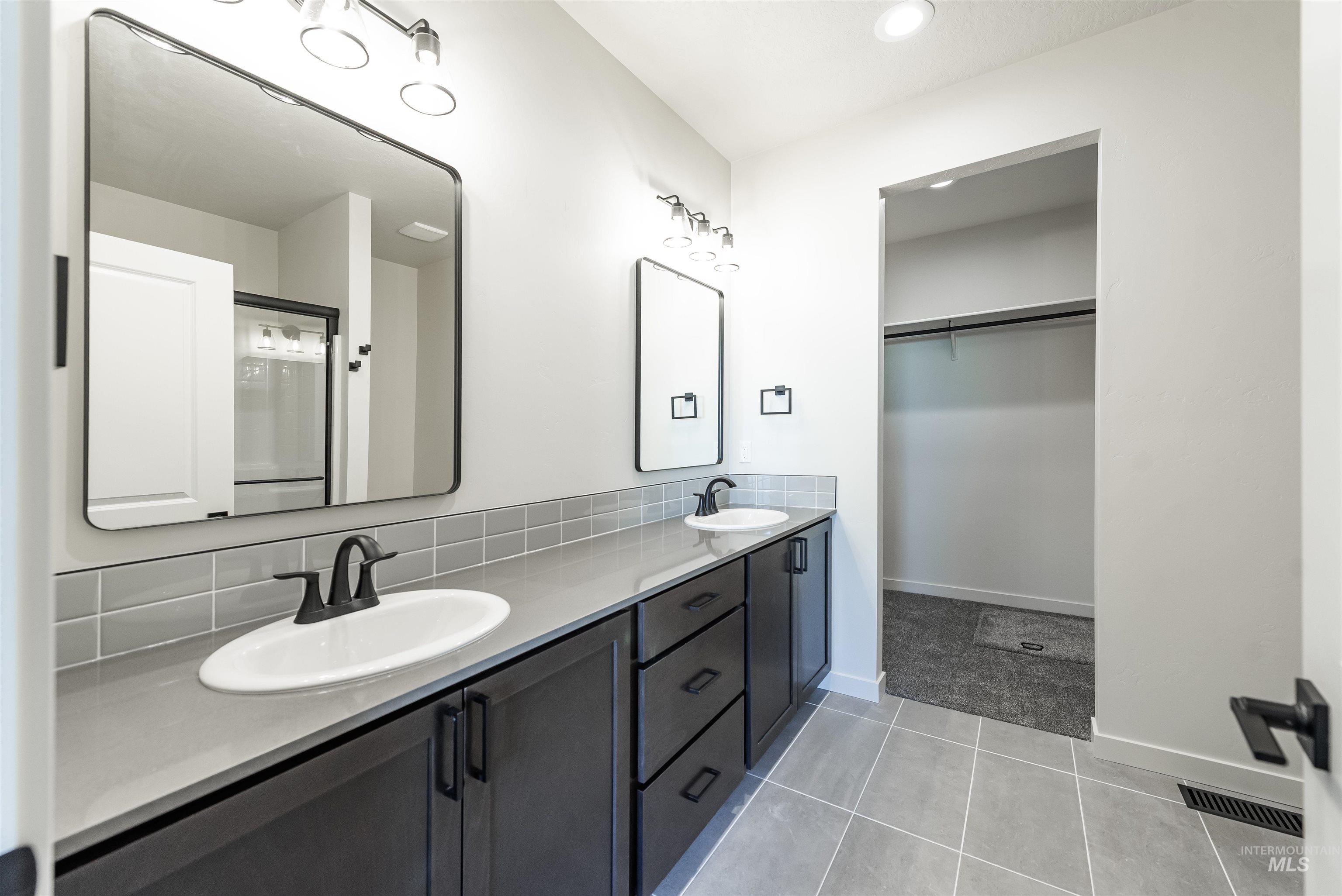 390 S Bumper Way, Boise, Idaho 83716, 3 Bedrooms, 2 Bathrooms, Residential For Sale, Price $459,900, 98973354