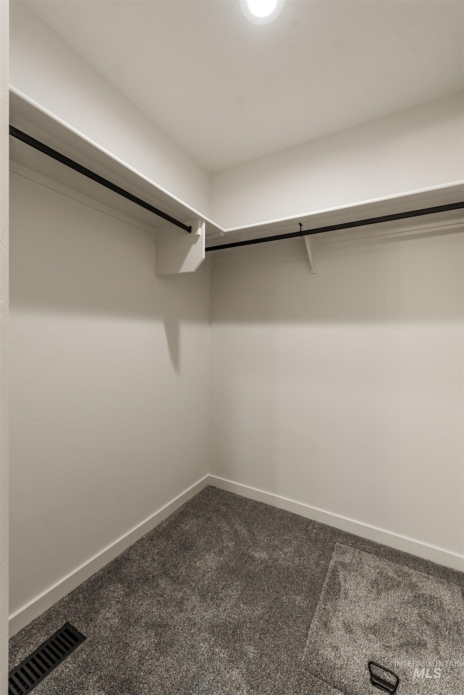 390 S Bumper Way, Boise, Idaho 83716, 3 Bedrooms, 2 Bathrooms, Residential For Sale, Price $459,900, 98973354