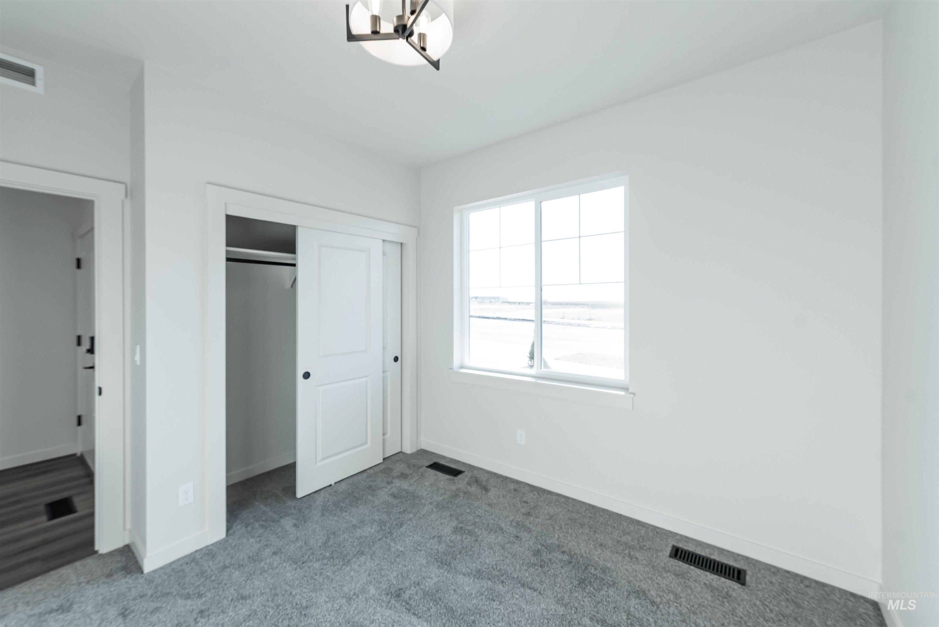 390 S Bumper Way, Boise, Idaho 83716, 3 Bedrooms, 2 Bathrooms, Residential For Sale, Price $459,900, 98973354