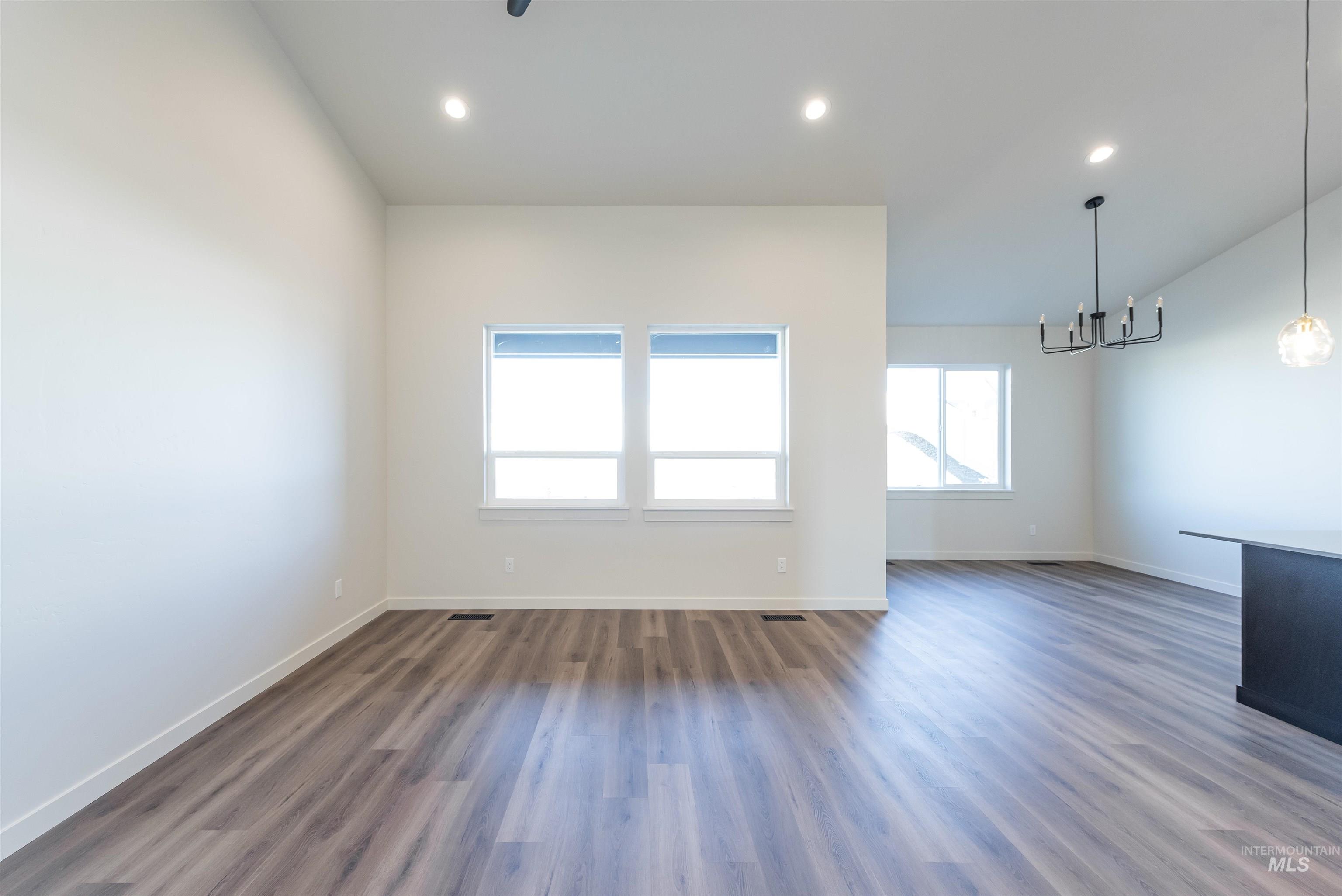 390 S Bumper Way, Boise, Idaho 83716, 3 Bedrooms, 2 Bathrooms, Residential For Sale, Price $459,900, 98973354