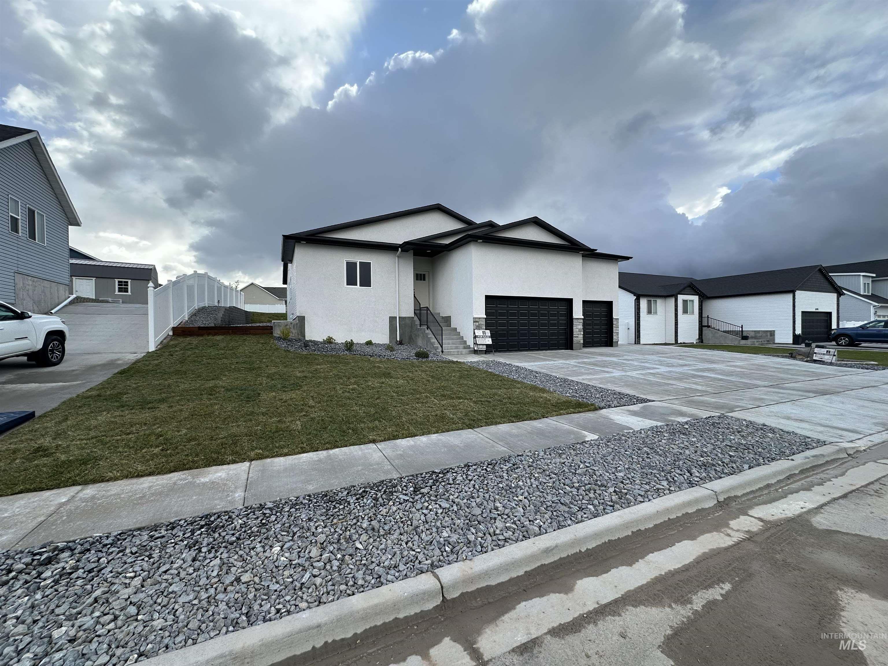 2089 Magellan Loop, Pocatello, Idaho 83204, 6 Bedrooms, 3 Bathrooms, Residential For Sale, Price $540,900,MLS 98973358