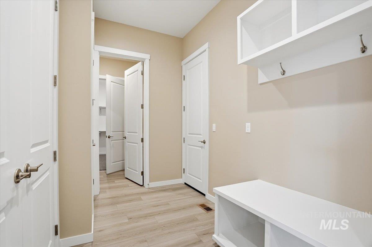 1231 Stirling Meadows Ct, Middleton, Idaho 83644, 3 Bedrooms, 2.5 Bathrooms, Residential For Sale, Price $729,990,MLS 98973362