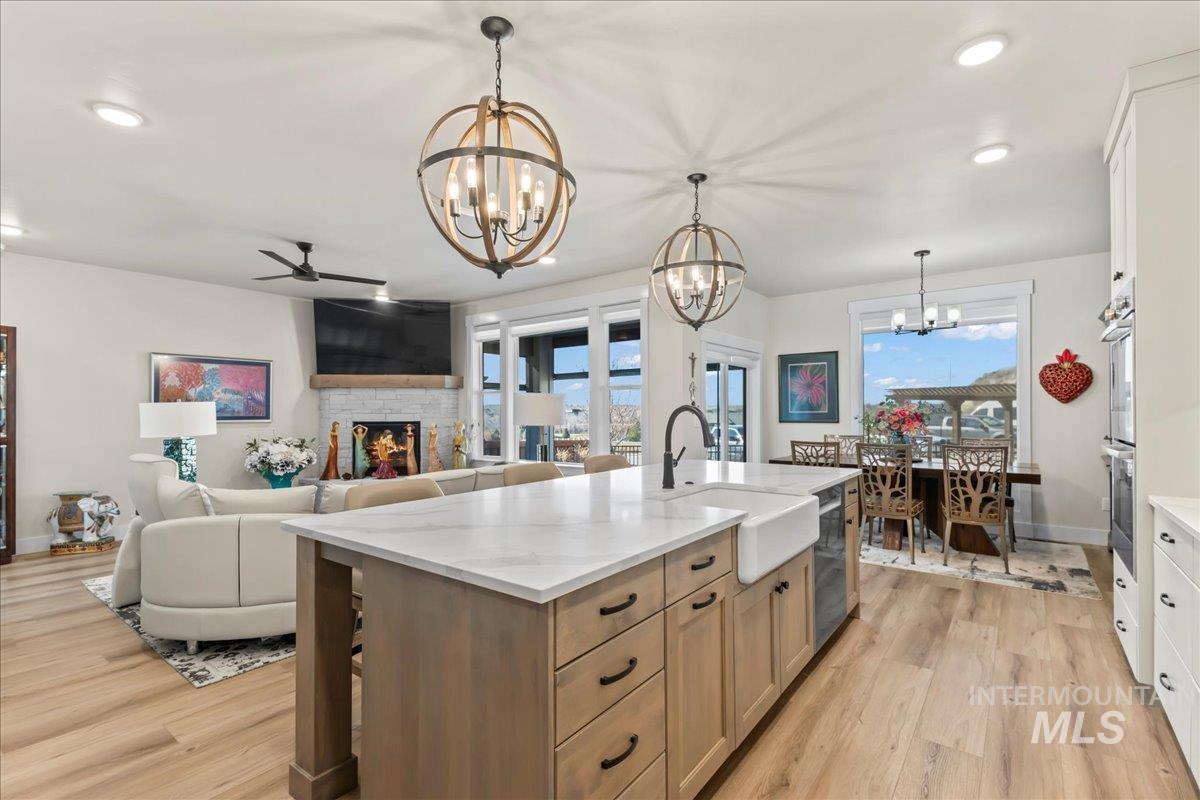 2543 S Via Privada Lane, Boise, Idaho 83716, 3 Bedrooms, 2.5 Bathrooms, Residential For Sale, Price $799,333, 98973363