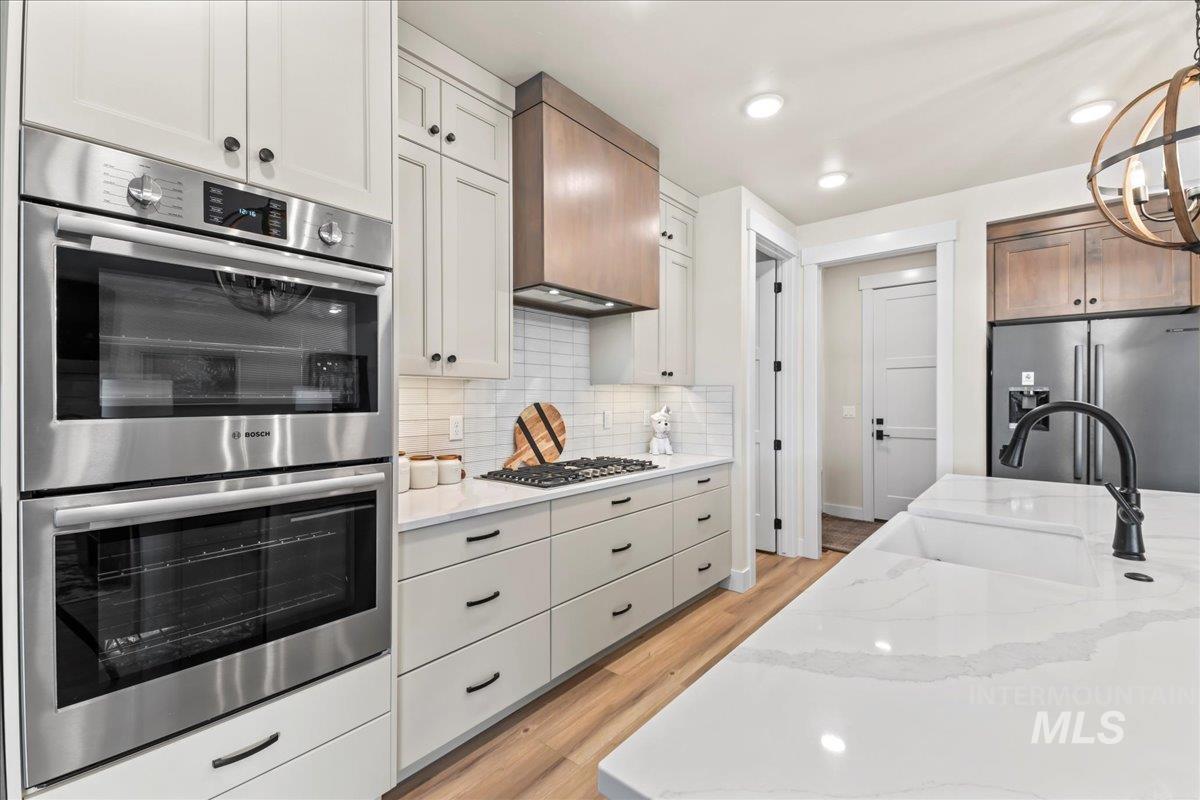 2543 S Via Privada Lane, Boise, Idaho 83716, 3 Bedrooms, 2.5 Bathrooms, Residential For Sale, Price $799,333, 98973363