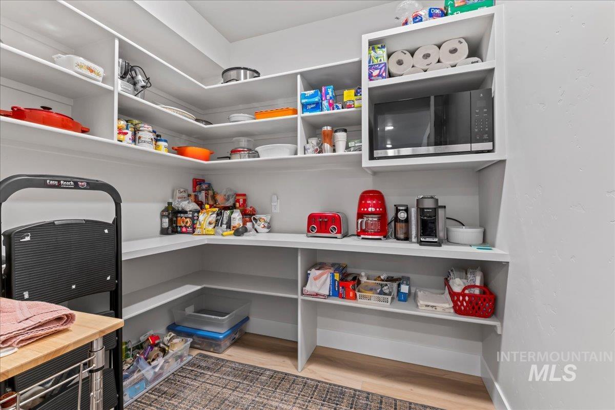 2543 S Via Privada Lane, Boise, Idaho 83716, 3 Bedrooms, 2.5 Bathrooms, Residential For Sale, Price $799,333, 98973363