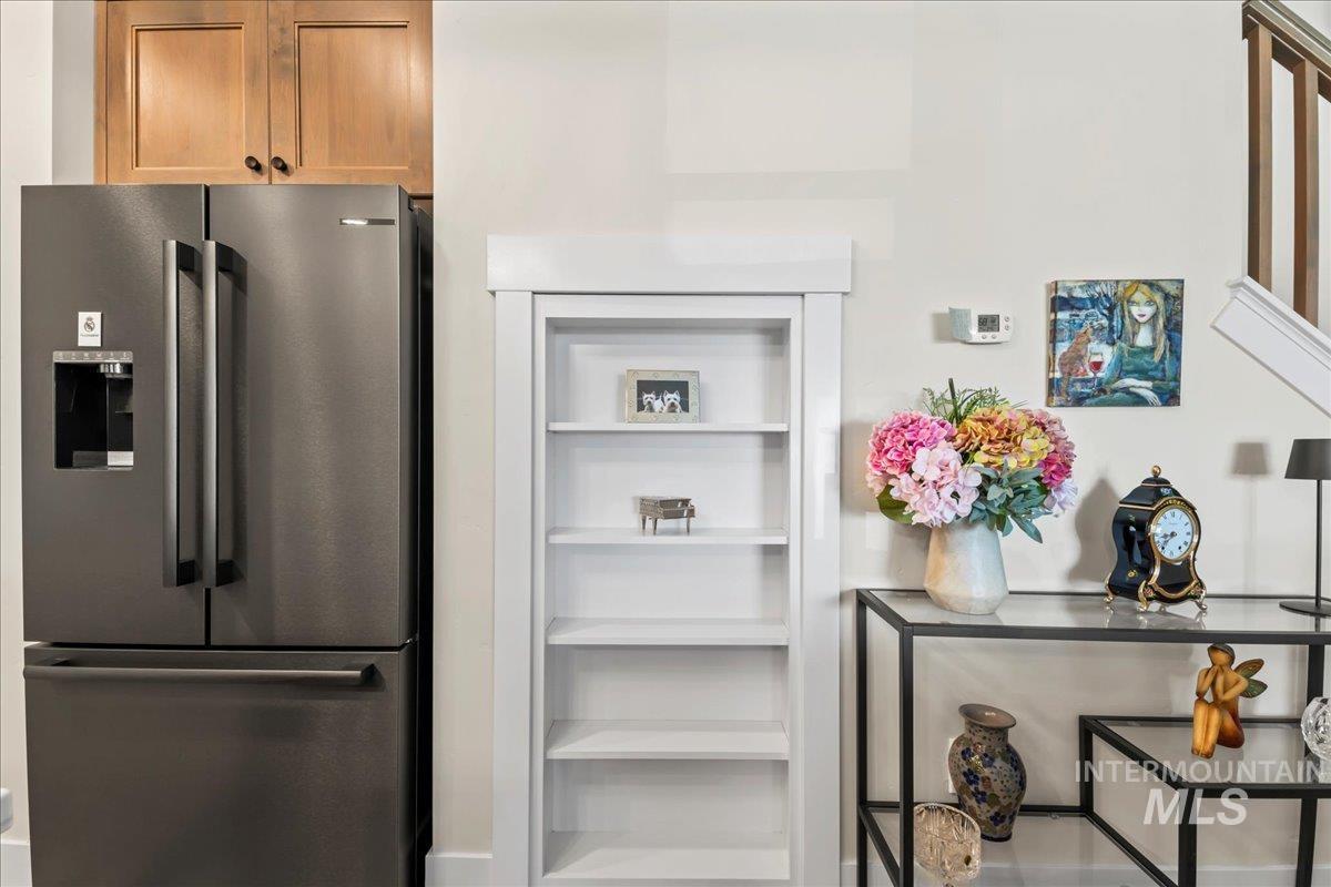 2543 S Via Privada Lane, Boise, Idaho 83716, 3 Bedrooms, 2.5 Bathrooms, Residential For Sale, Price $799,333, 98973363