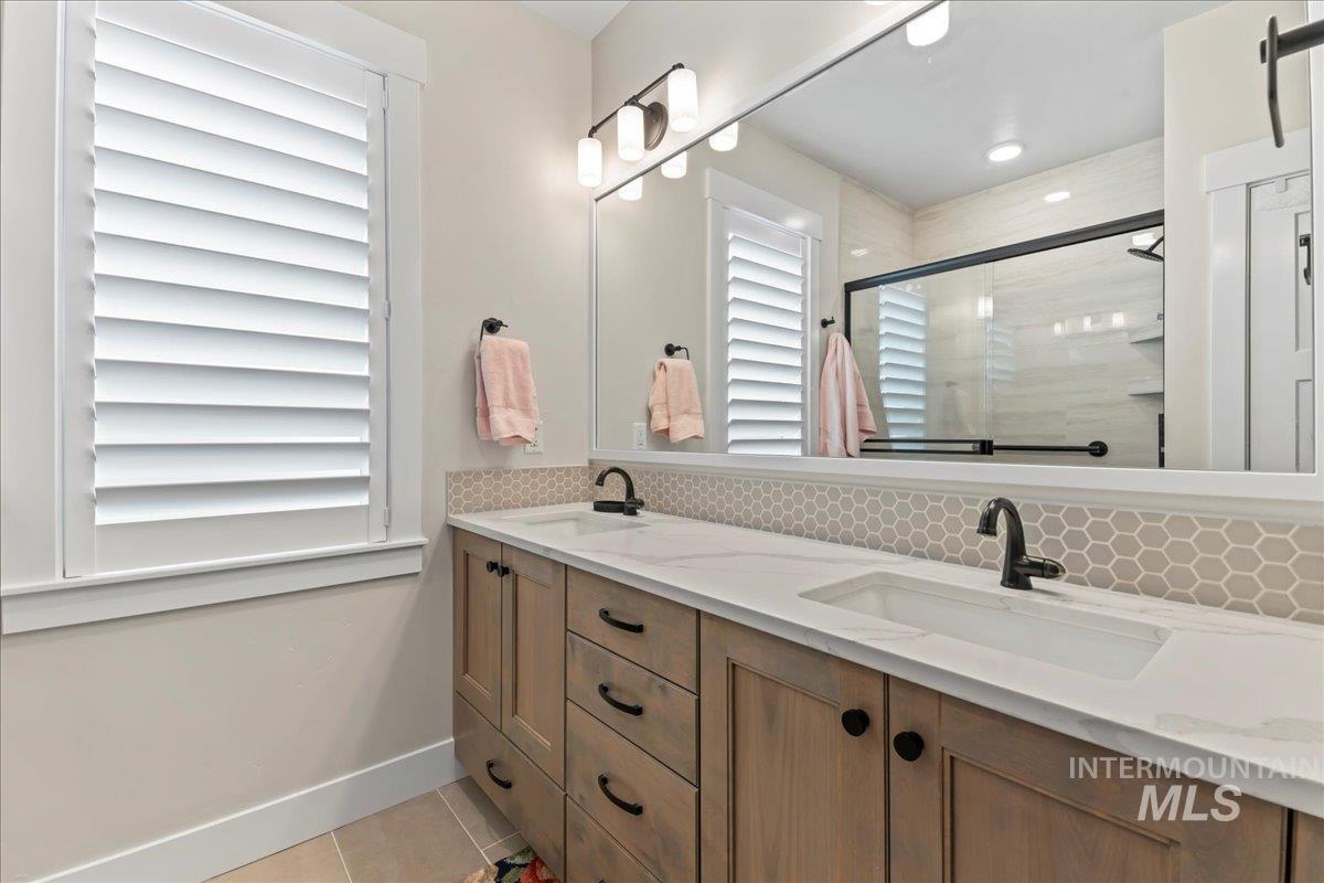 2543 S Via Privada Lane, Boise, Idaho 83716, 3 Bedrooms, 2.5 Bathrooms, Residential For Sale, Price $799,333, 98973363