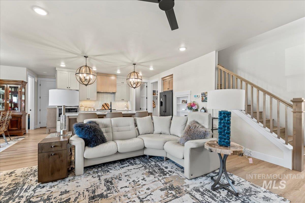 2543 S Via Privada Lane, Boise, Idaho 83716, 3 Bedrooms, 2.5 Bathrooms, Residential For Sale, Price $799,333, 98973363