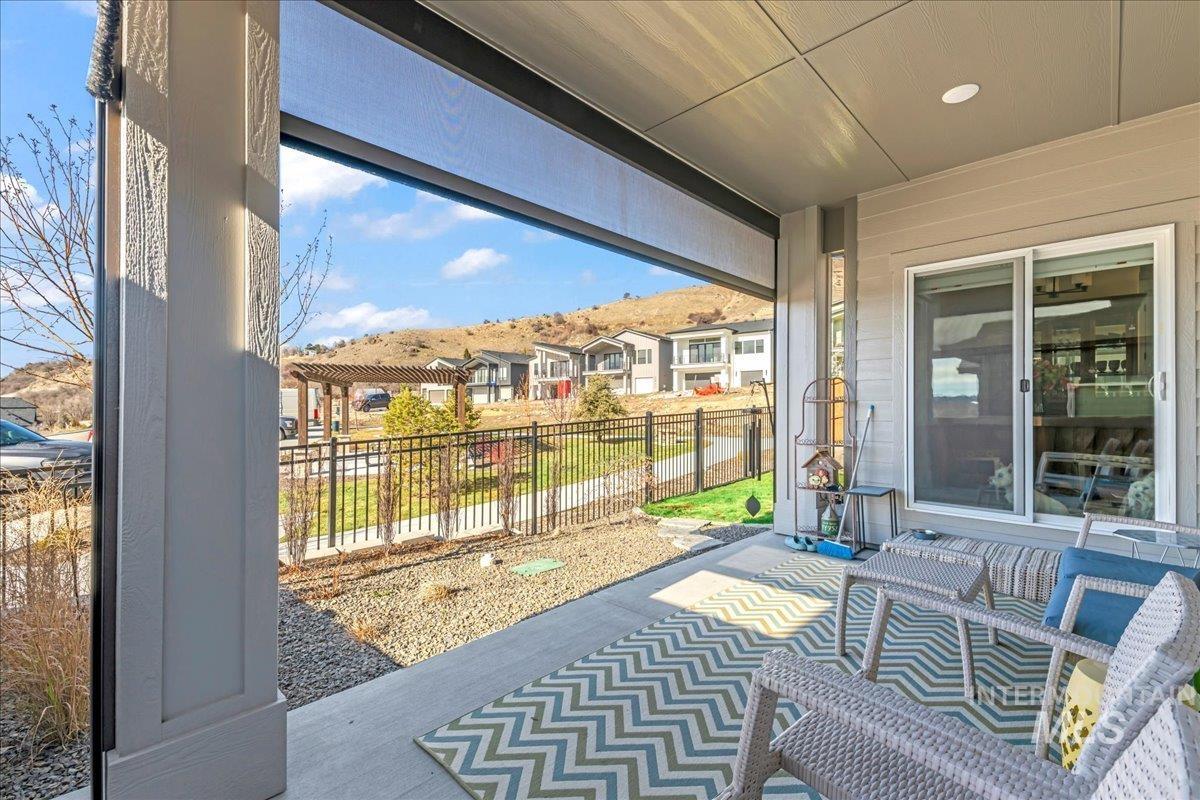 2543 S Via Privada Lane, Boise, Idaho 83716, 3 Bedrooms, 2.5 Bathrooms, Residential For Sale, Price $799,333, 98973363