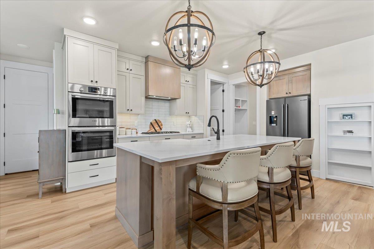 2543 S Via Privada Lane, Boise, Idaho 83716, 3 Bedrooms, 2.5 Bathrooms, Residential For Sale, Price $799,333, 98973363