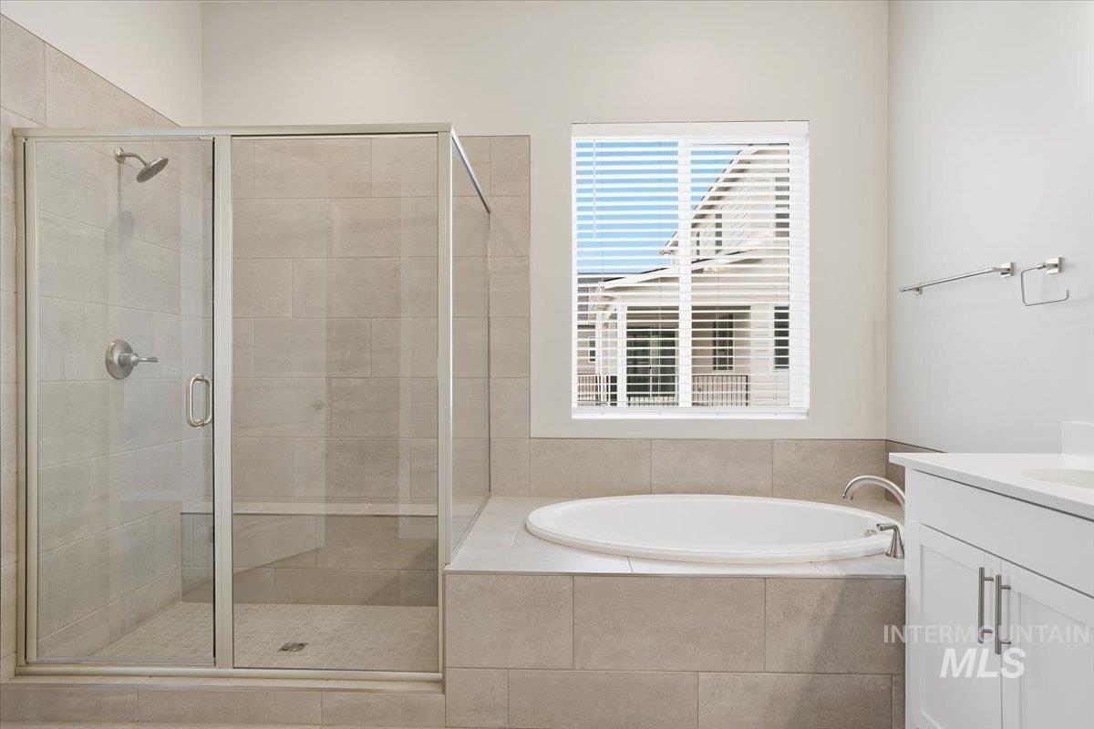 1301 White Cliffs St, Middleton, Idaho 83644, 3 Bedrooms, 3.5 Bathrooms, Residential For Sale, Price $824,990,MLS 98973364