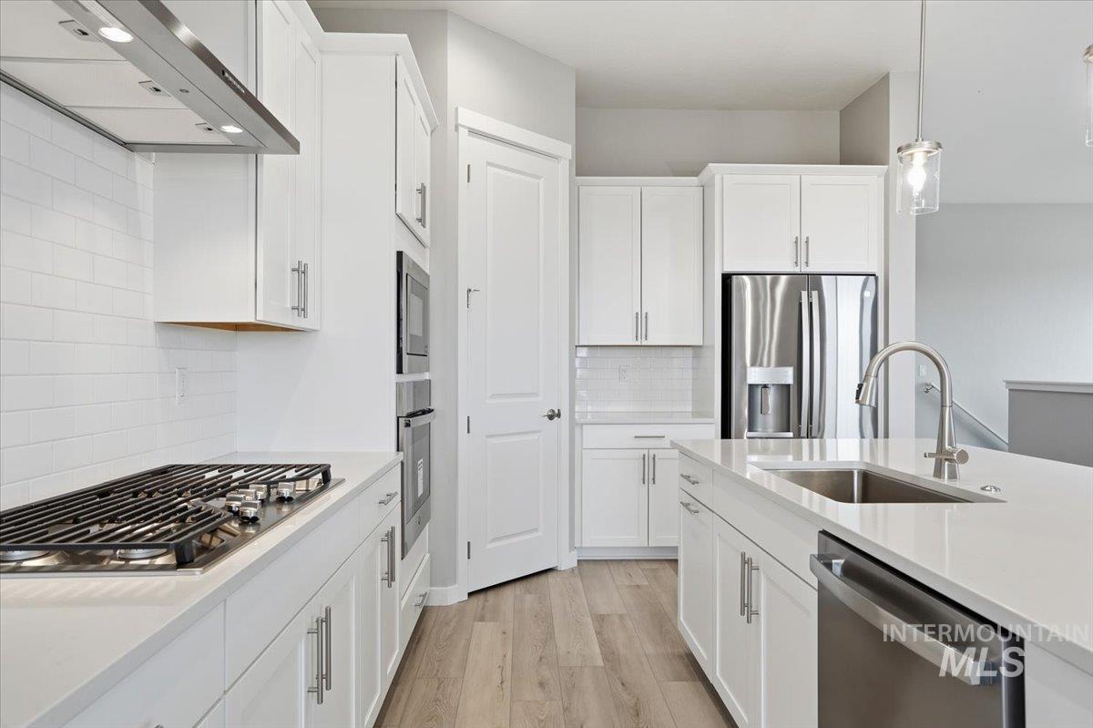 1301 White Cliffs St, Middleton, Idaho 83644, 3 Bedrooms, 3.5 Bathrooms, Residential For Sale, Price $824,990,MLS 98973364