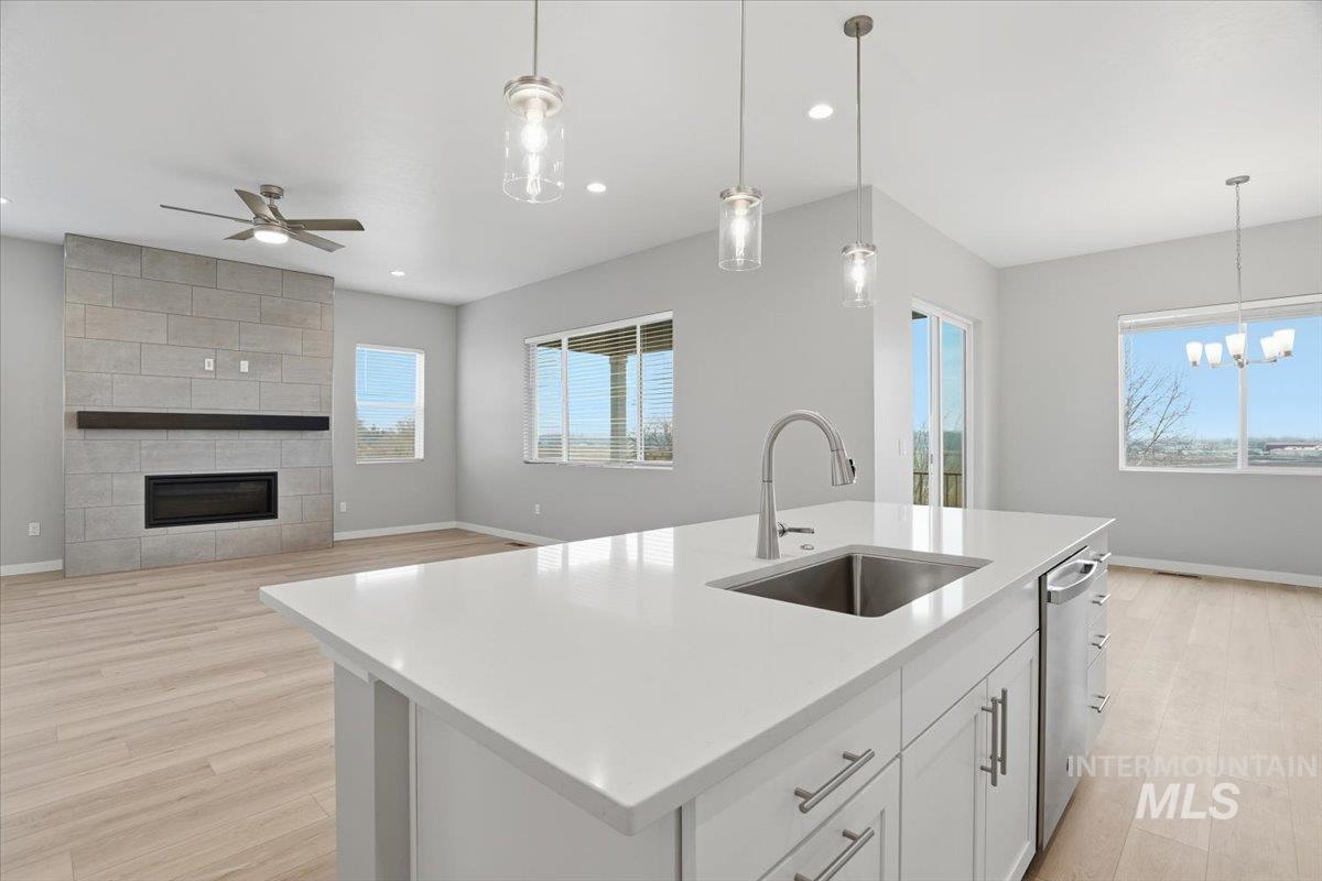 1301 White Cliffs St, Middleton, Idaho 83644, 3 Bedrooms, 3.5 Bathrooms, Residential For Sale, Price $824,990,MLS 98973364