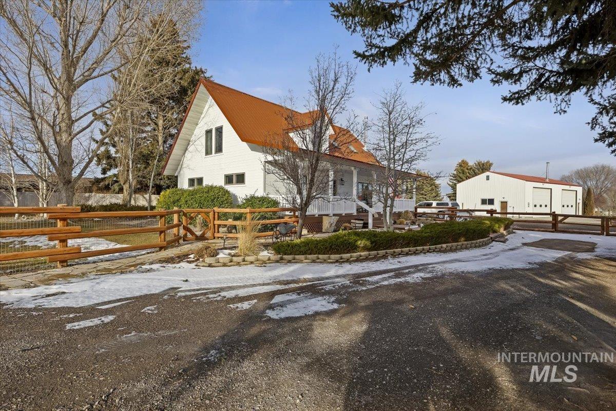 3384 N 4500 E, Murtaugh, Idaho 83344, 3 Bedrooms, 2 Bathrooms, Residential For Sale, Price $597,500,MLS 98973367