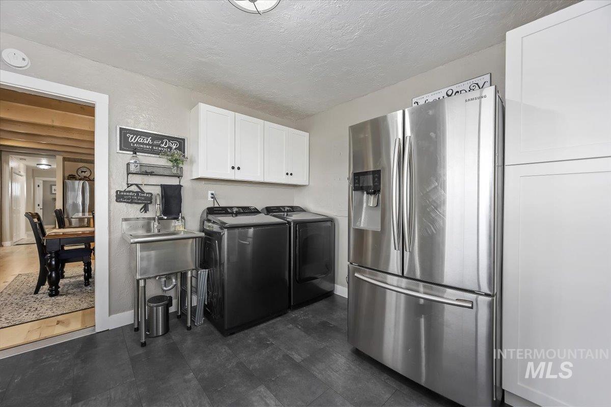 3384 N 4500 E, Murtaugh, Idaho 83344, 3 Bedrooms, 2 Bathrooms, Residential For Sale, Price $597,500, 98973367