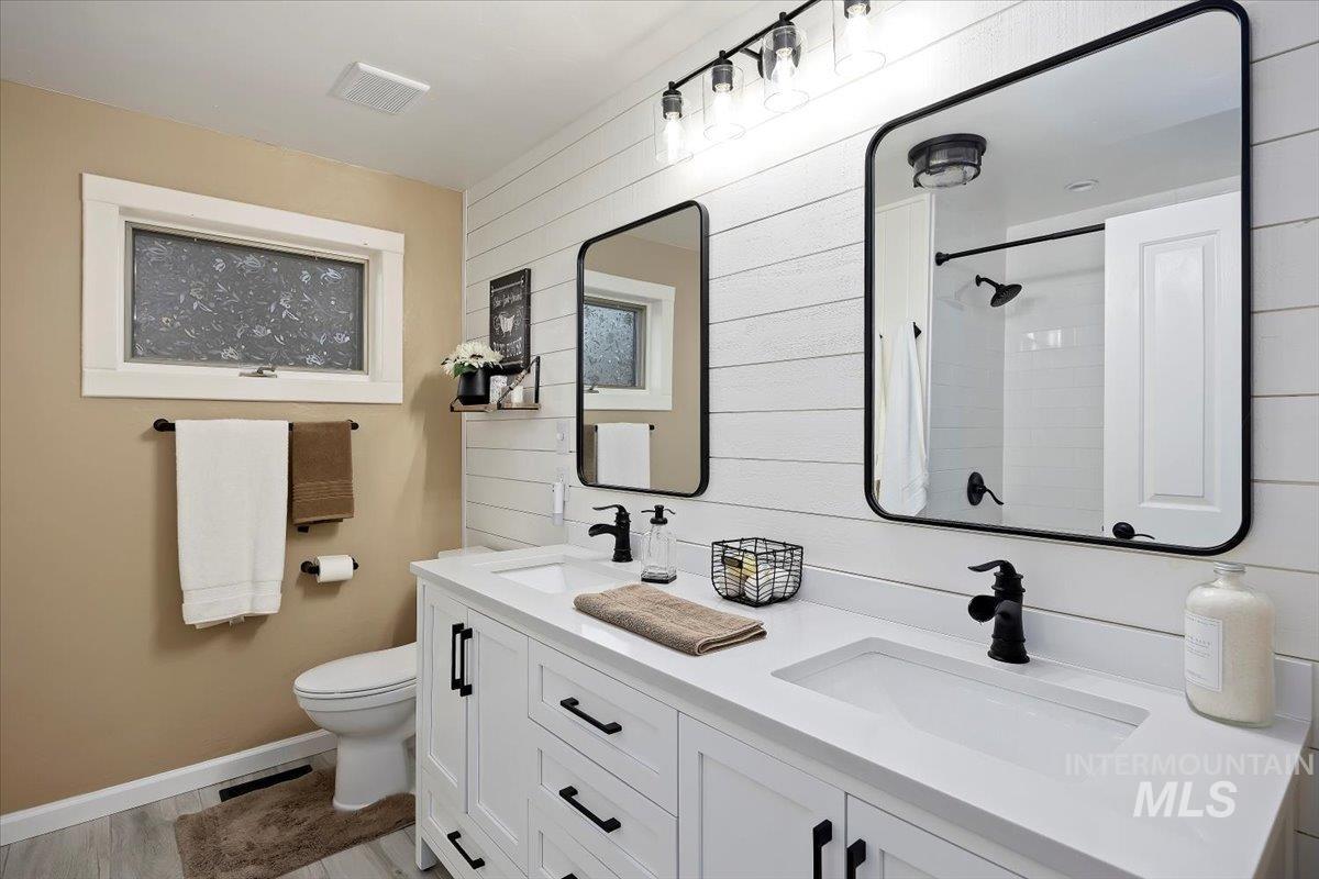 3384 N 4500 E, Murtaugh, Idaho 83344, 3 Bedrooms, 2 Bathrooms, Residential For Sale, Price $597,500, 98973367