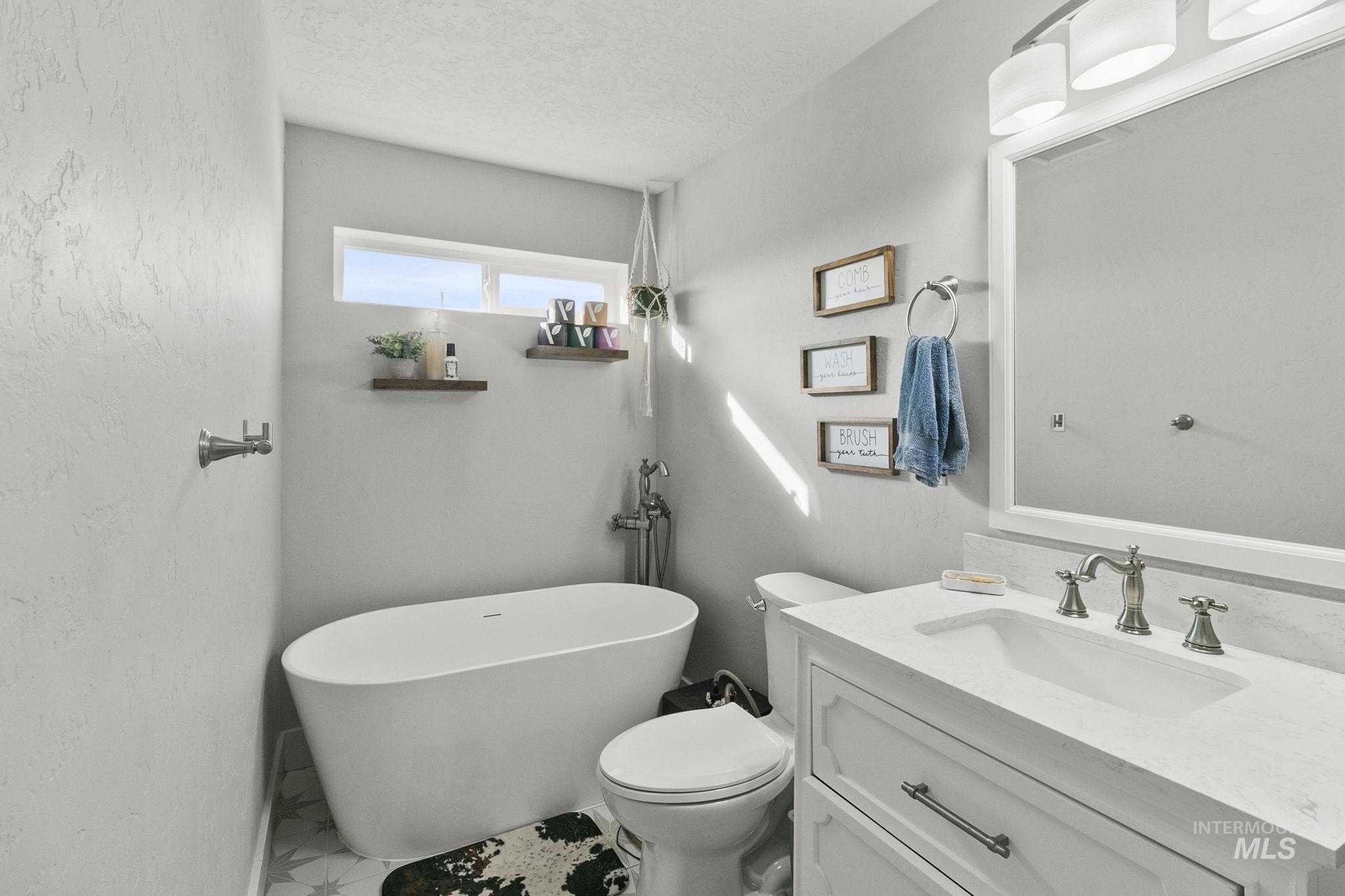 4437 W Kuna Rd, Kuna, Idaho 83634, 5 Bedrooms, 3 Bathrooms, Residential For Sale, Price $999,999,MLS 98973369