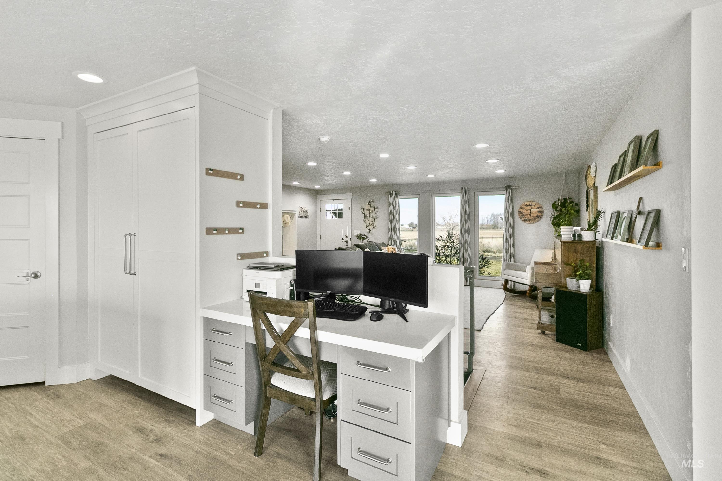 4437 W Kuna Rd, Kuna, Idaho 83634, 5 Bedrooms, 3 Bathrooms, Residential For Sale, Price $999,999,MLS 98973369