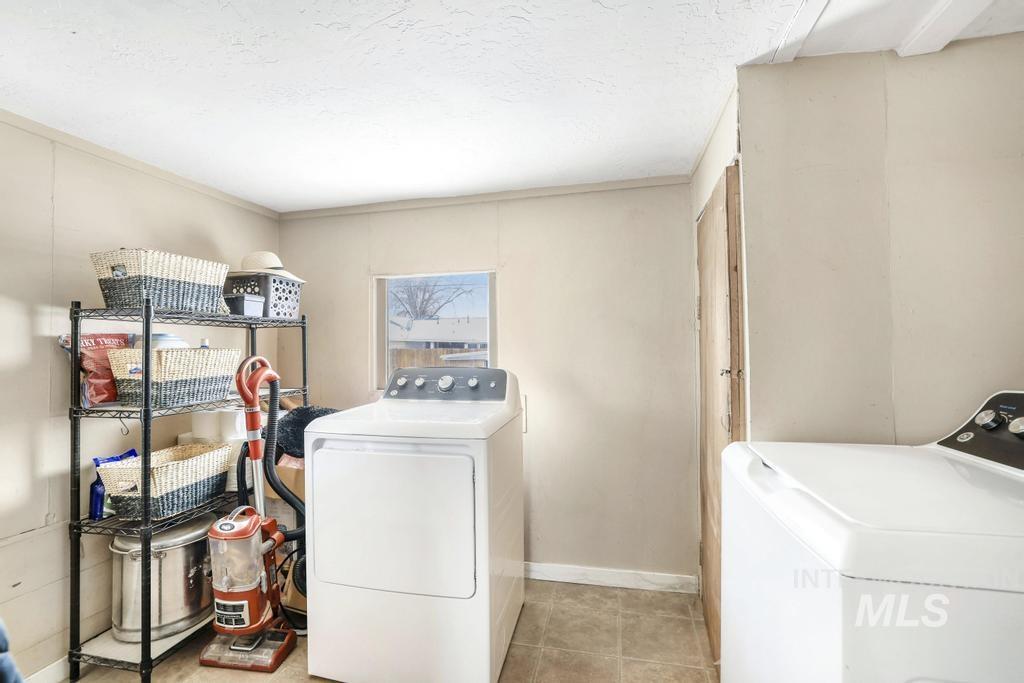 419 Van Buren Street, Twin Falls, Idaho 83301, 2 Bedrooms, 1 Bathroom, Residential For Sale, Price $217,500,MLS 98973370