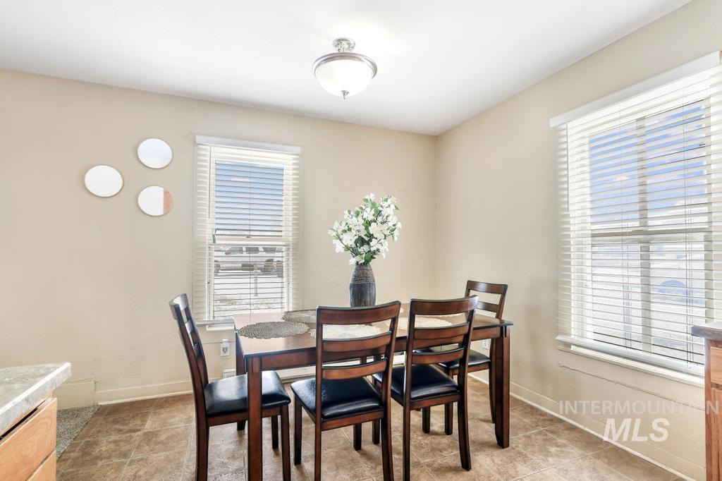 419 Van Buren Street, Twin Falls, Idaho 83301, 2 Bedrooms, 1 Bathroom, Residential For Sale, Price $217,500,MLS 98973370