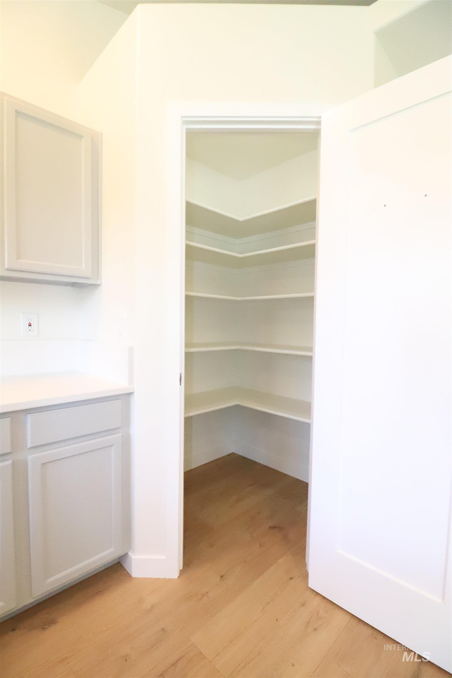 8189 E Water Stone Ct., Nampa, Idaho 83687, 4 Bedrooms, 2.5 Bathrooms, Residential For Sale, Price $406,000, 98973371