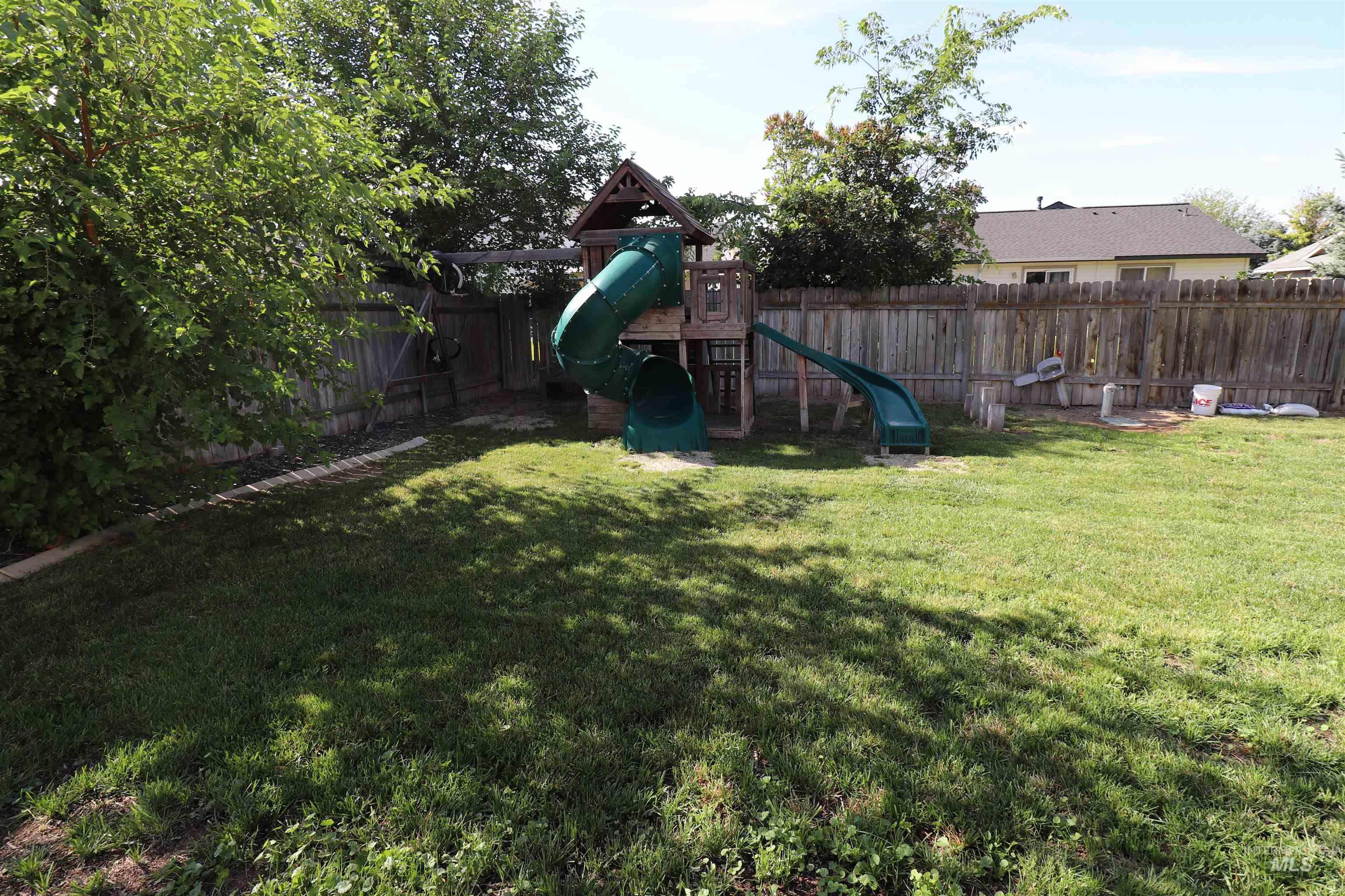 8189 E Water Stone Ct., Nampa, Idaho 83687, 4 Bedrooms, 2.5 Bathrooms, Residential For Sale, Price $406,000, 98973371