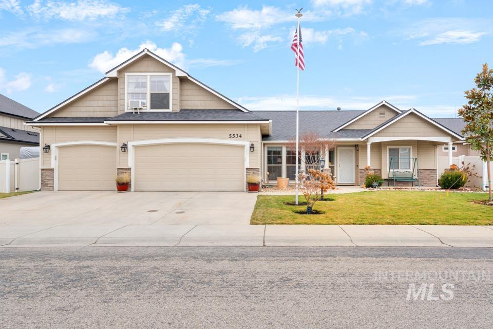 5534 N Powell Creek Ave, Meridian, Idaho 83646-5644, 4 Bedrooms, 3 Bathrooms, Residential For Sale, Price $599,000,MLS 98973373