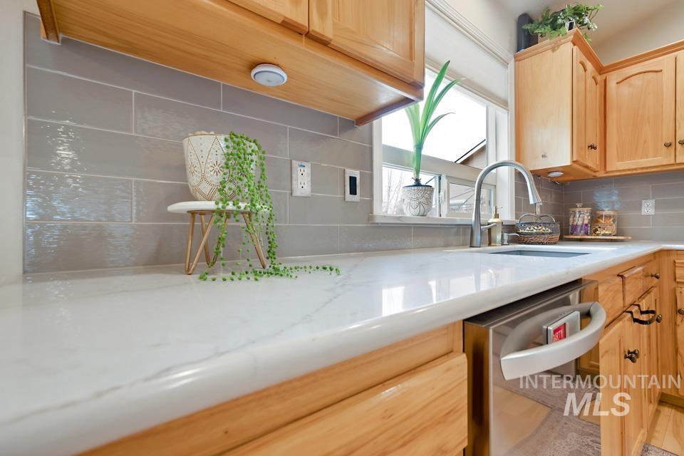 5534 N Powell Creek Ave, Meridian, Idaho 83646-5644, 4 Bedrooms, 3 Bathrooms, Residential For Sale, Price $599,000,MLS 98973373