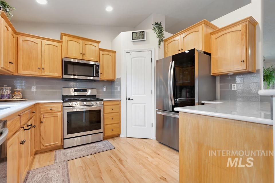 5534 N Powell Creek Ave, Meridian, Idaho 83646-5644, 4 Bedrooms, 3 Bathrooms, Residential For Sale, Price $599,000,MLS 98973373