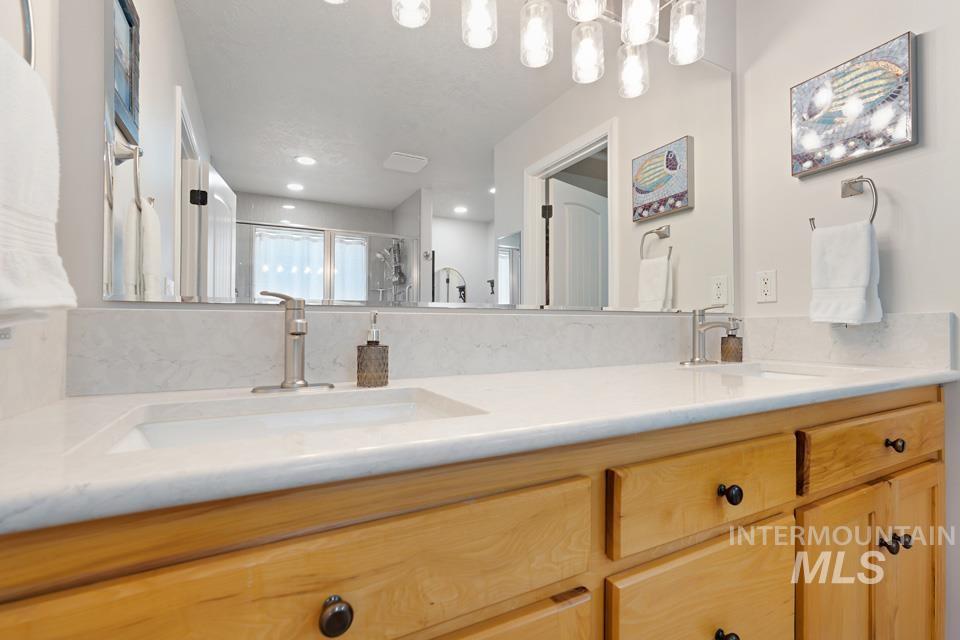 5534 N Powell Creek Ave, Meridian, Idaho 83646-5644, 4 Bedrooms, 3 Bathrooms, Residential For Sale, Price $599,000,MLS 98973373