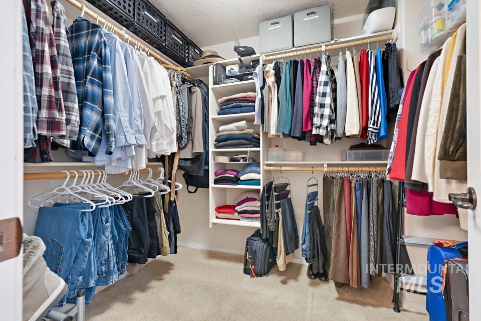 5534 N Powell Creek Ave, Meridian, Idaho 83646-5644, 4 Bedrooms, 3 Bathrooms, Residential For Sale, Price $599,000,MLS 98973373