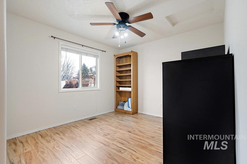 5534 N Powell Creek Ave, Meridian, Idaho 83646-5644, 4 Bedrooms, 3 Bathrooms, Residential For Sale, Price $599,000,MLS 98973373