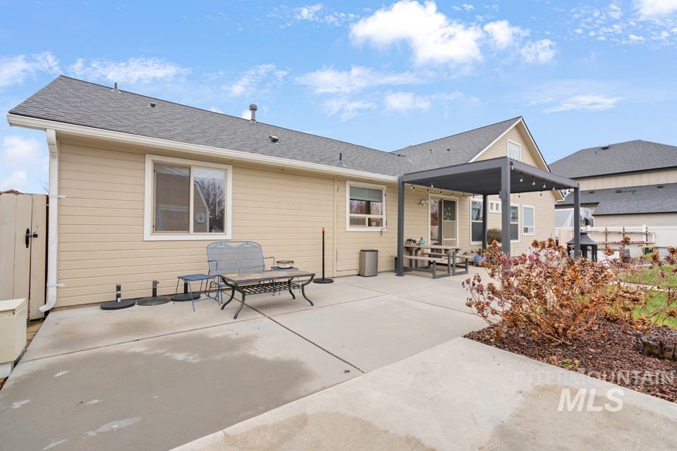5534 N Powell Creek Ave, Meridian, Idaho 83646-5644, 4 Bedrooms, 3 Bathrooms, Residential For Sale, Price $599,000,MLS 98973373