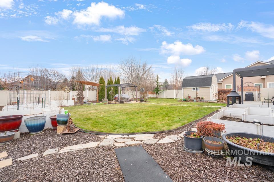 5534 N Powell Creek Ave, Meridian, Idaho 83646-5644, 4 Bedrooms, 3 Bathrooms, Residential For Sale, Price $599,000,MLS 98973373