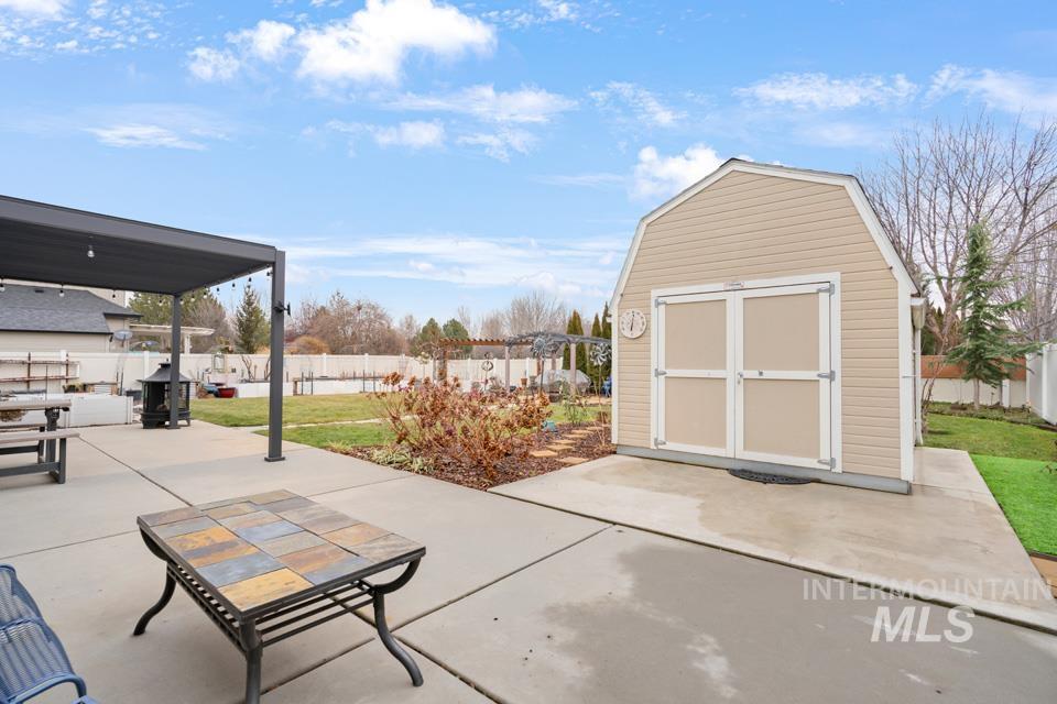 5534 N Powell Creek Ave, Meridian, Idaho 83646-5644, 4 Bedrooms, 3 Bathrooms, Residential For Sale, Price $599,000,MLS 98973373