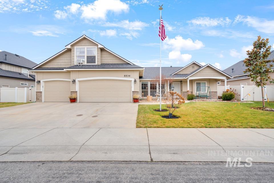 5534 N Powell Creek Ave, Meridian, Idaho 83646-5644, 4 Bedrooms, 3 Bathrooms, Residential For Sale, Price $599,000,MLS 98973373