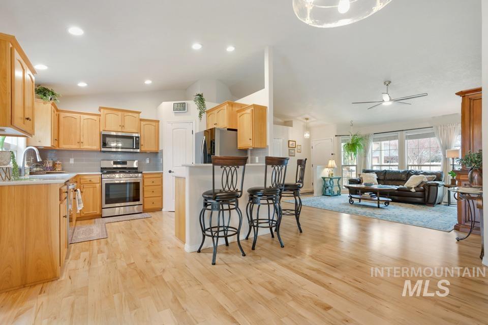 5534 N Powell Creek Ave, Meridian, Idaho 83646-5644, 4 Bedrooms, 3 Bathrooms, Residential For Sale, Price $599,000,MLS 98973373