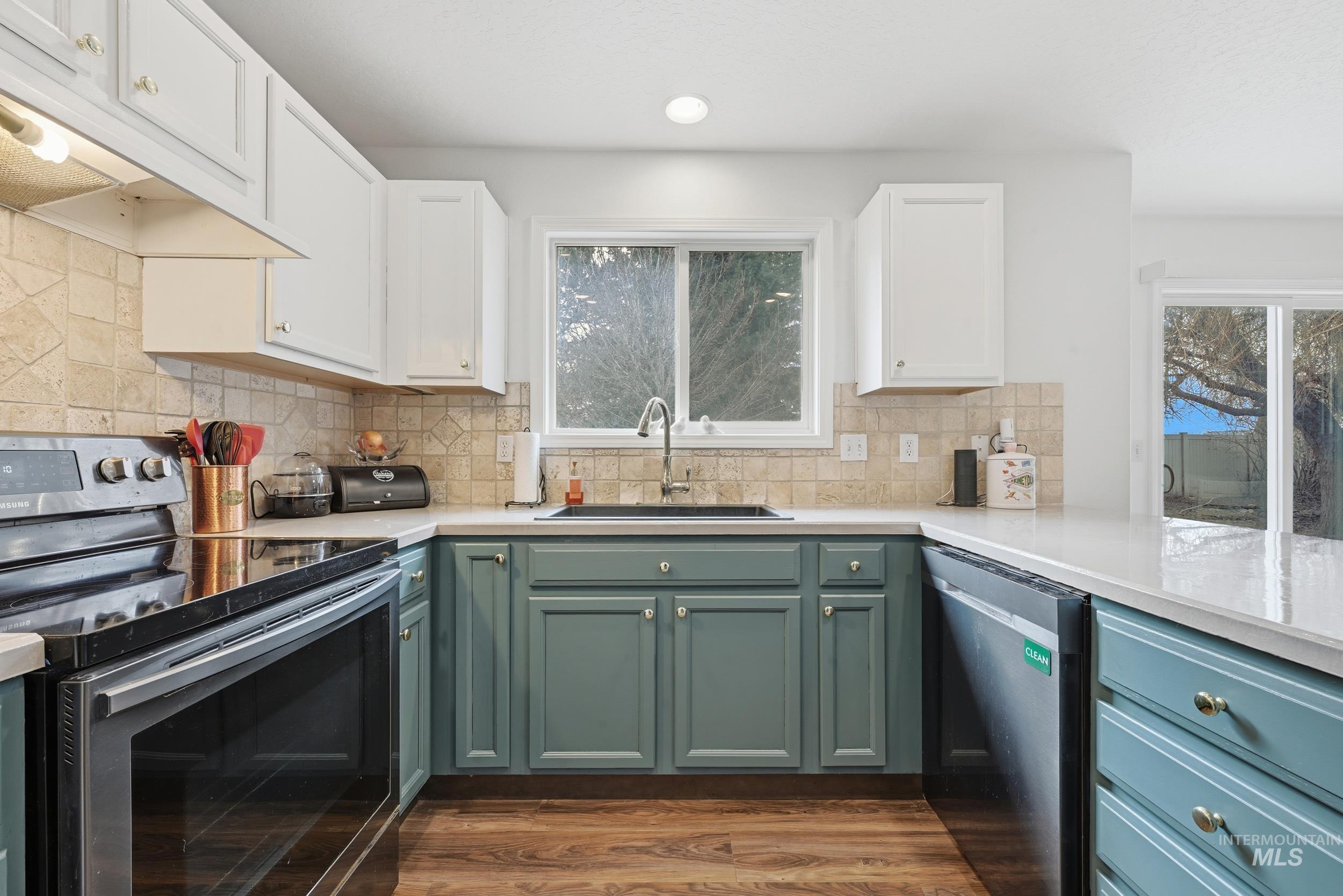 153 E Harris Hawk Dr, Kuna, Idaho 83634, 4 Bedrooms, 2.5 Bathrooms, Residential For Sale, Price $444,900, 98973375