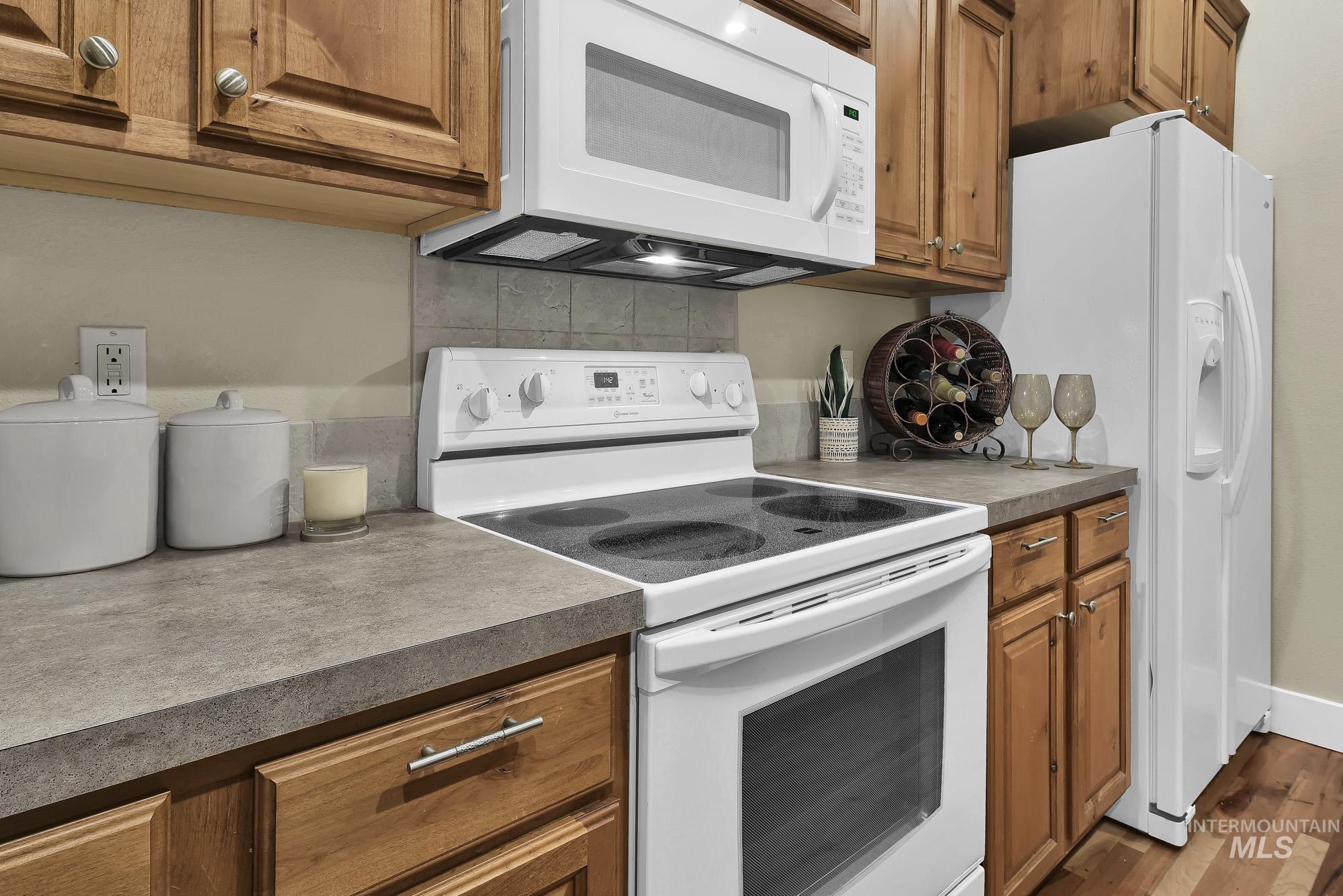 2324 Wood Springs Ave, Caldwell, Idaho 83605-5295, 2 Bedrooms, 2 Bathrooms, Residential For Sale, Price $309,995,MLS 98973376