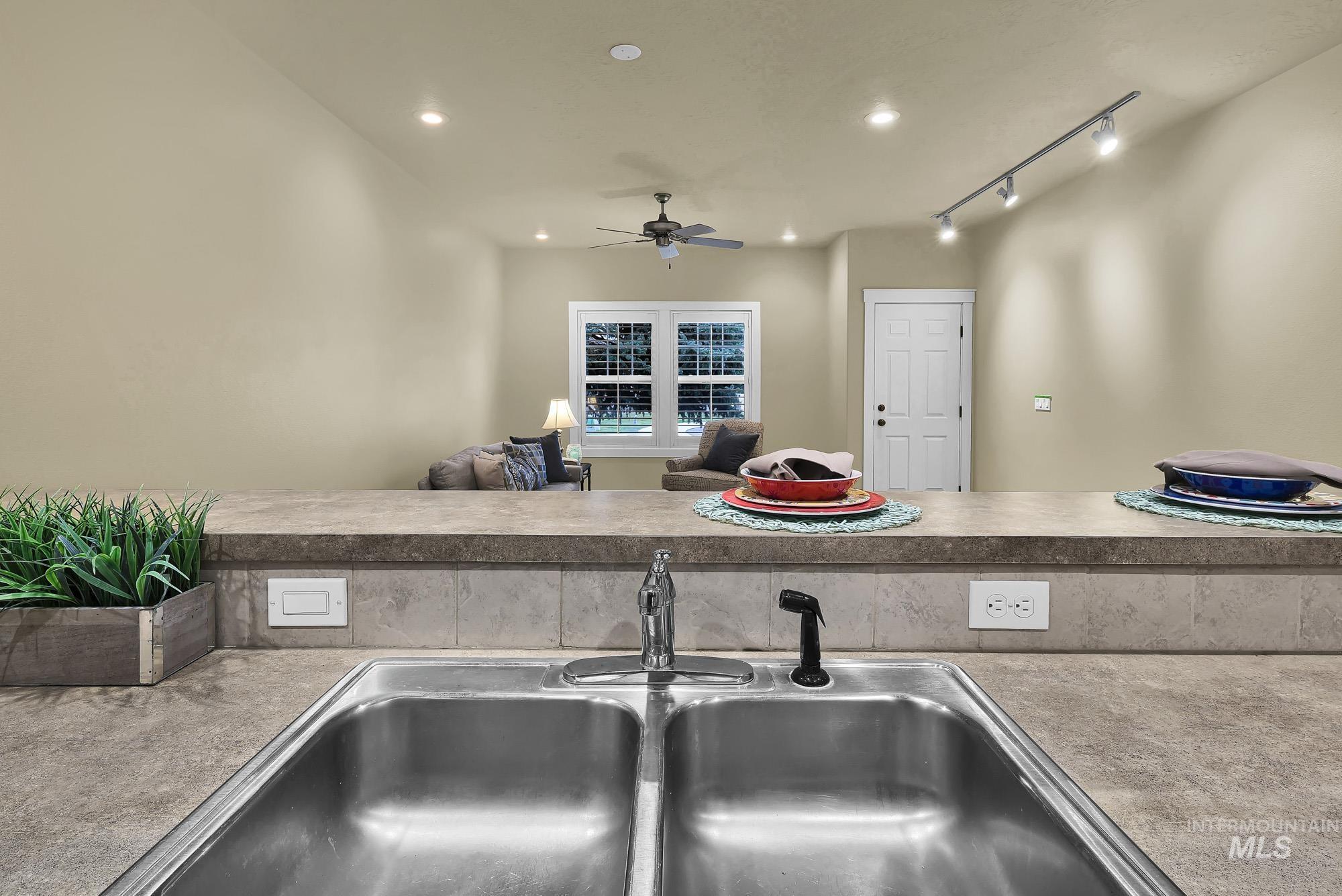 2324 Wood Springs Ave, Caldwell, Idaho 83605-5295, 2 Bedrooms, 2 Bathrooms, Residential For Sale, Price $309,995,MLS 98973376