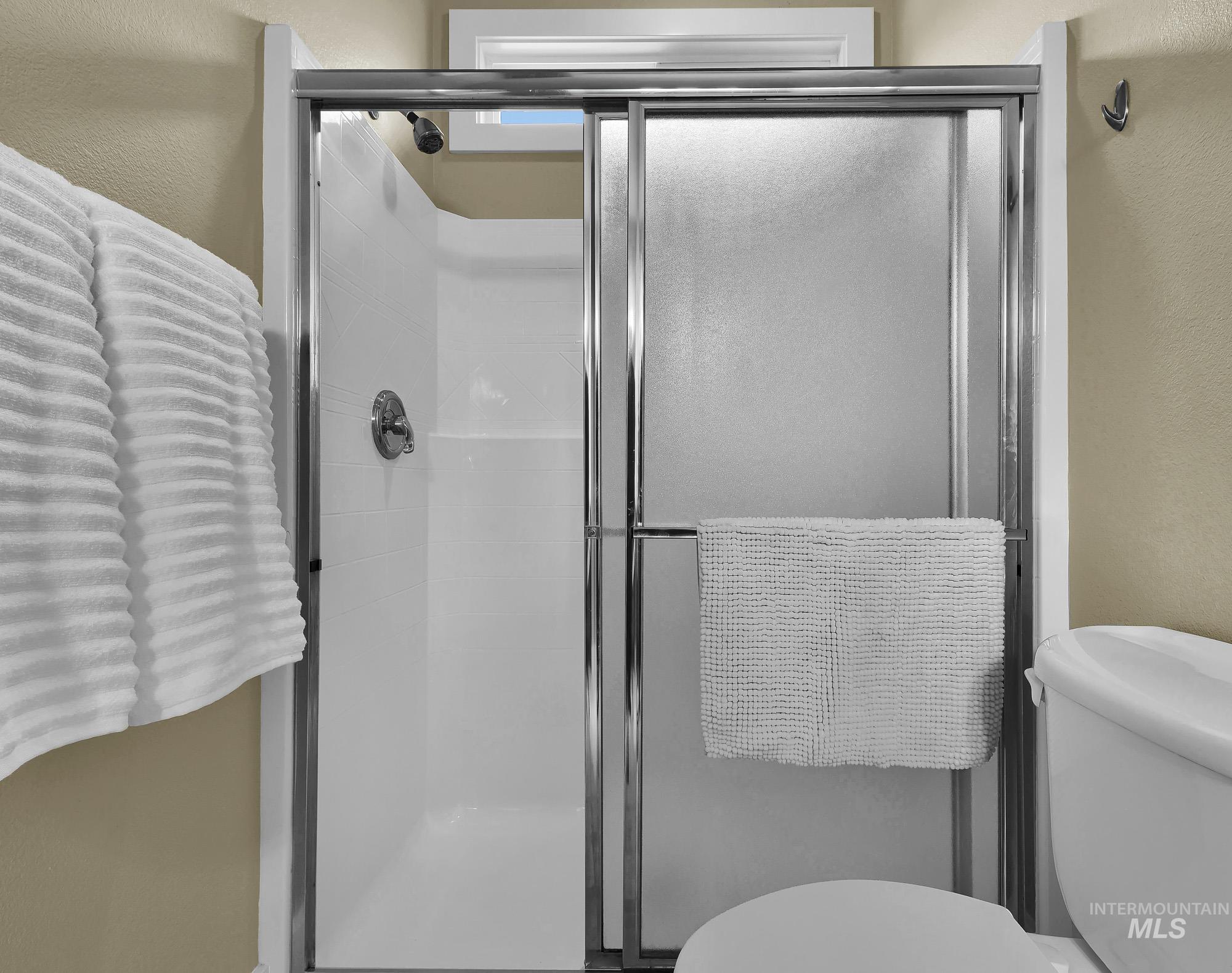 2324 Wood Springs Ave, Caldwell, Idaho 83605-5295, 2 Bedrooms, 2 Bathrooms, Residential For Sale, Price $309,995,MLS 98973376