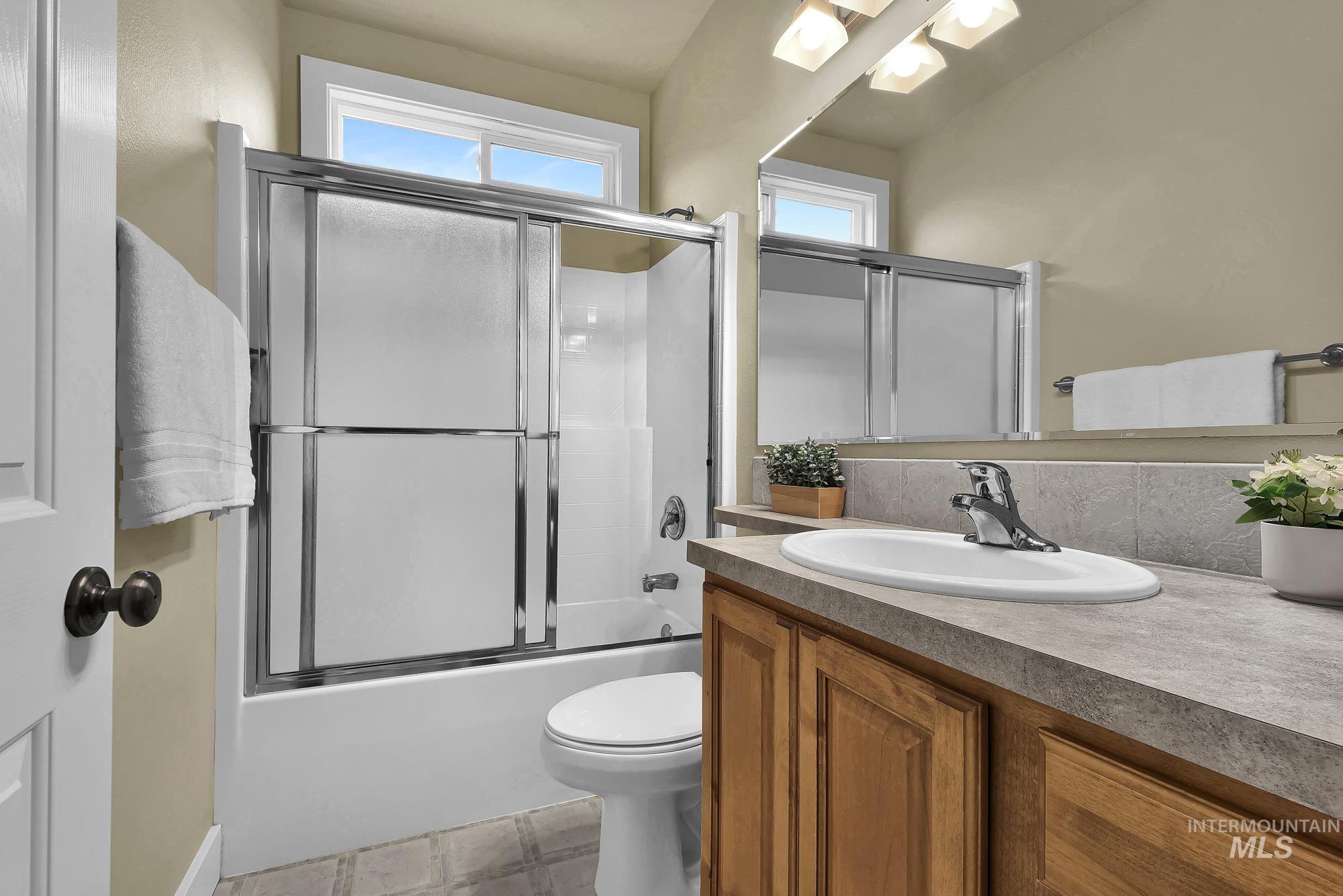 2324 Wood Springs Ave, Caldwell, Idaho 83605-5295, 2 Bedrooms, 2 Bathrooms, Residential For Sale, Price $309,995,MLS 98973376