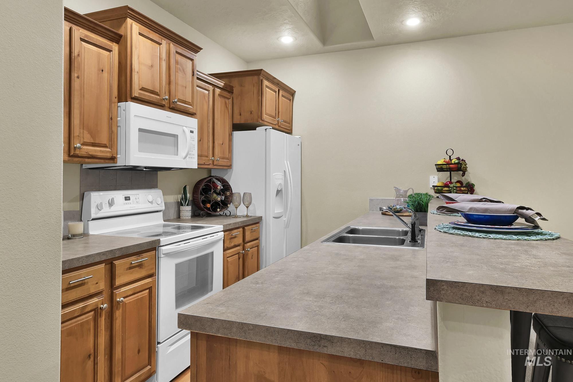 2324 Wood Springs Ave, Caldwell, Idaho 83605-5295, 2 Bedrooms, 2 Bathrooms, Residential For Sale, Price $309,995,MLS 98973376