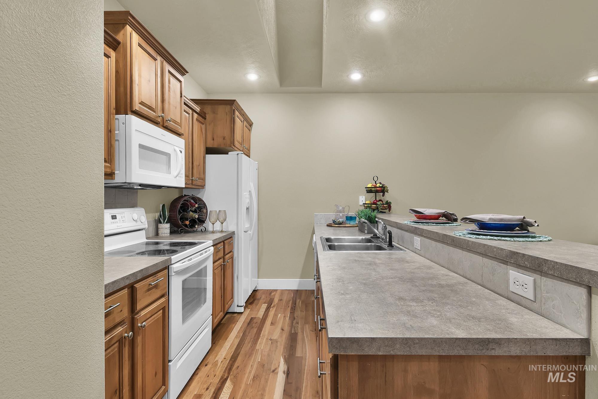 2324 Wood Springs Ave, Caldwell, Idaho 83605-5295, 2 Bedrooms, 2 Bathrooms, Residential For Sale, Price $309,995,MLS 98973376